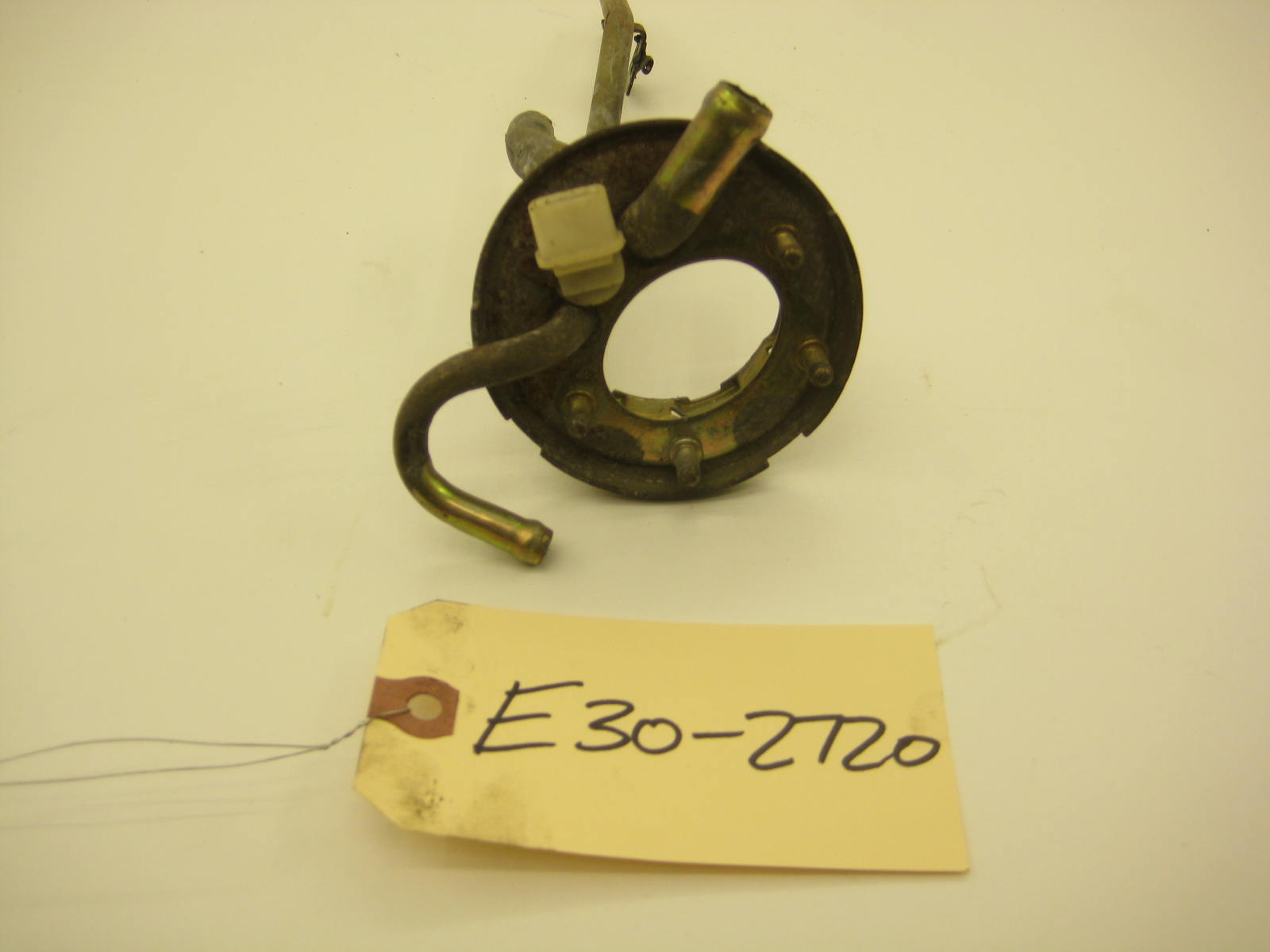 bmw e30 325 318 early fuel pump hanger