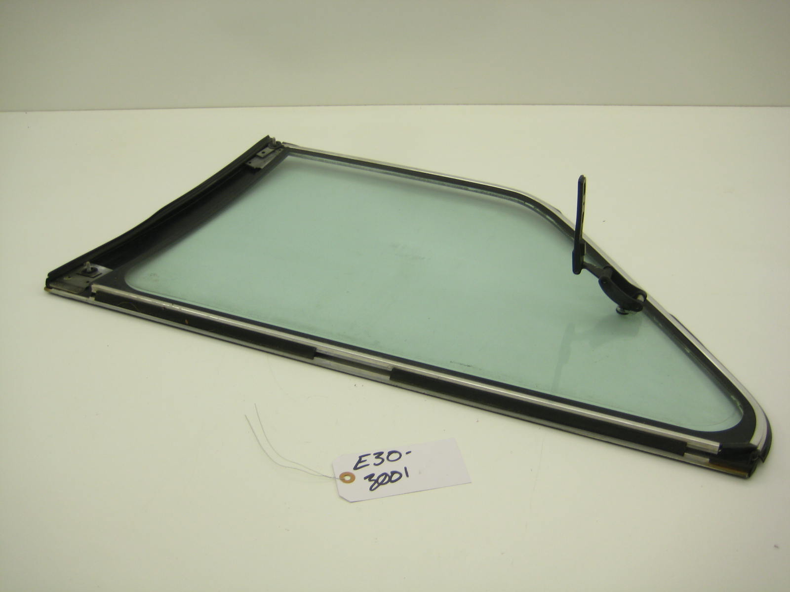 bmw e30 318 325 passenger right flip out side window