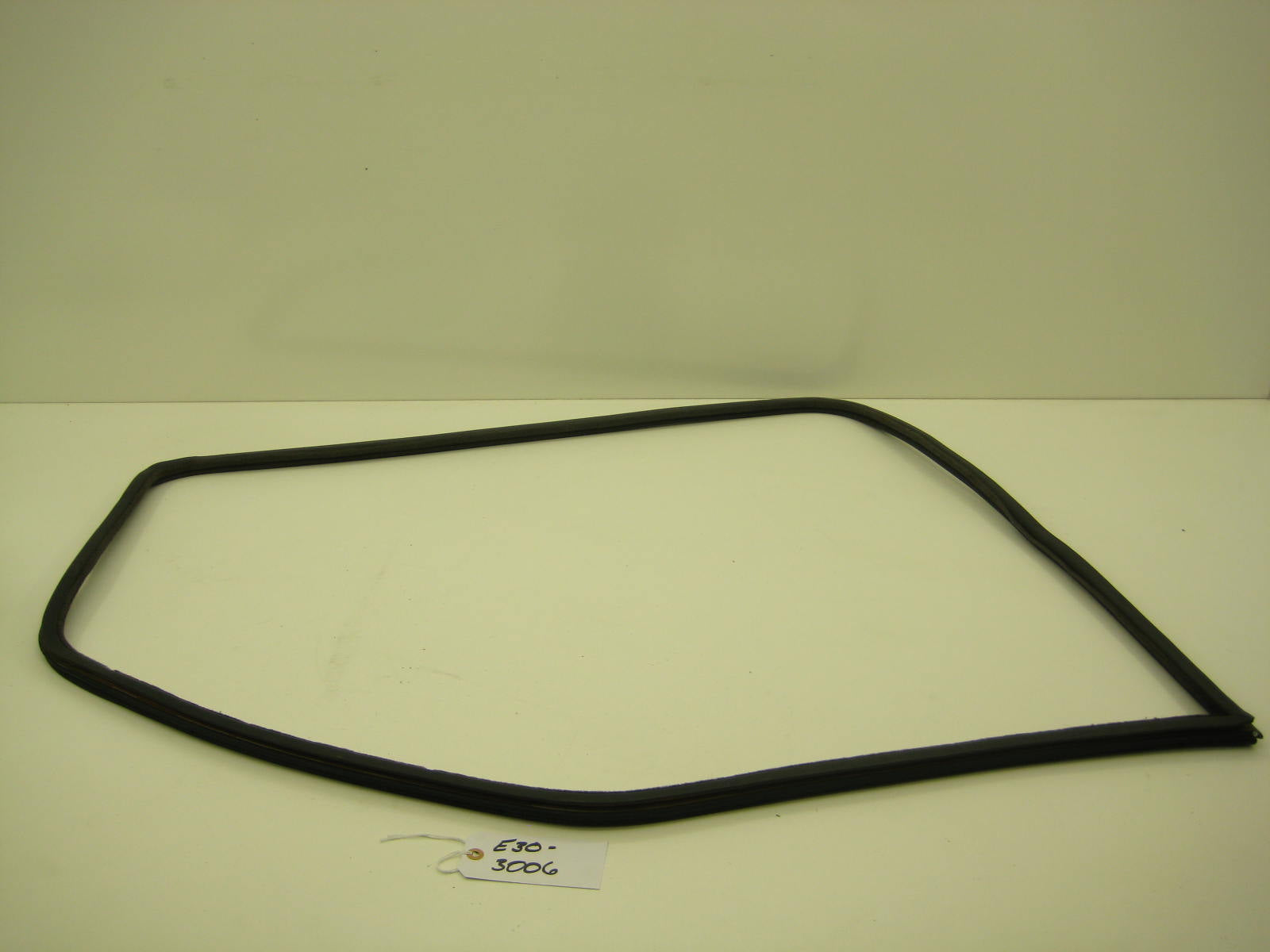 bmw e30 318 325 drivers left side door seal