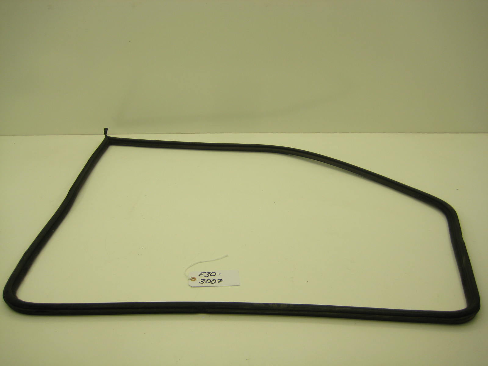 bmw e30 318 325 passenger right side door seal