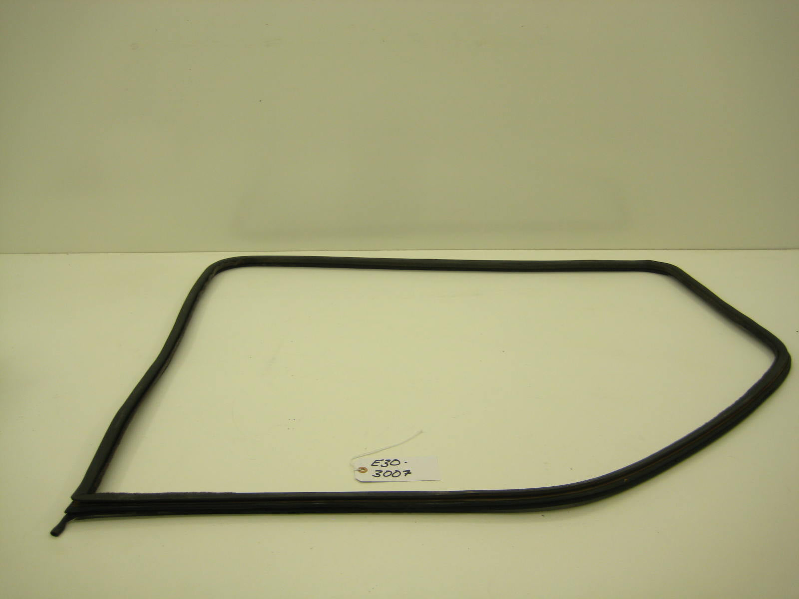 bmw e30 318 325 passenger right side door seal