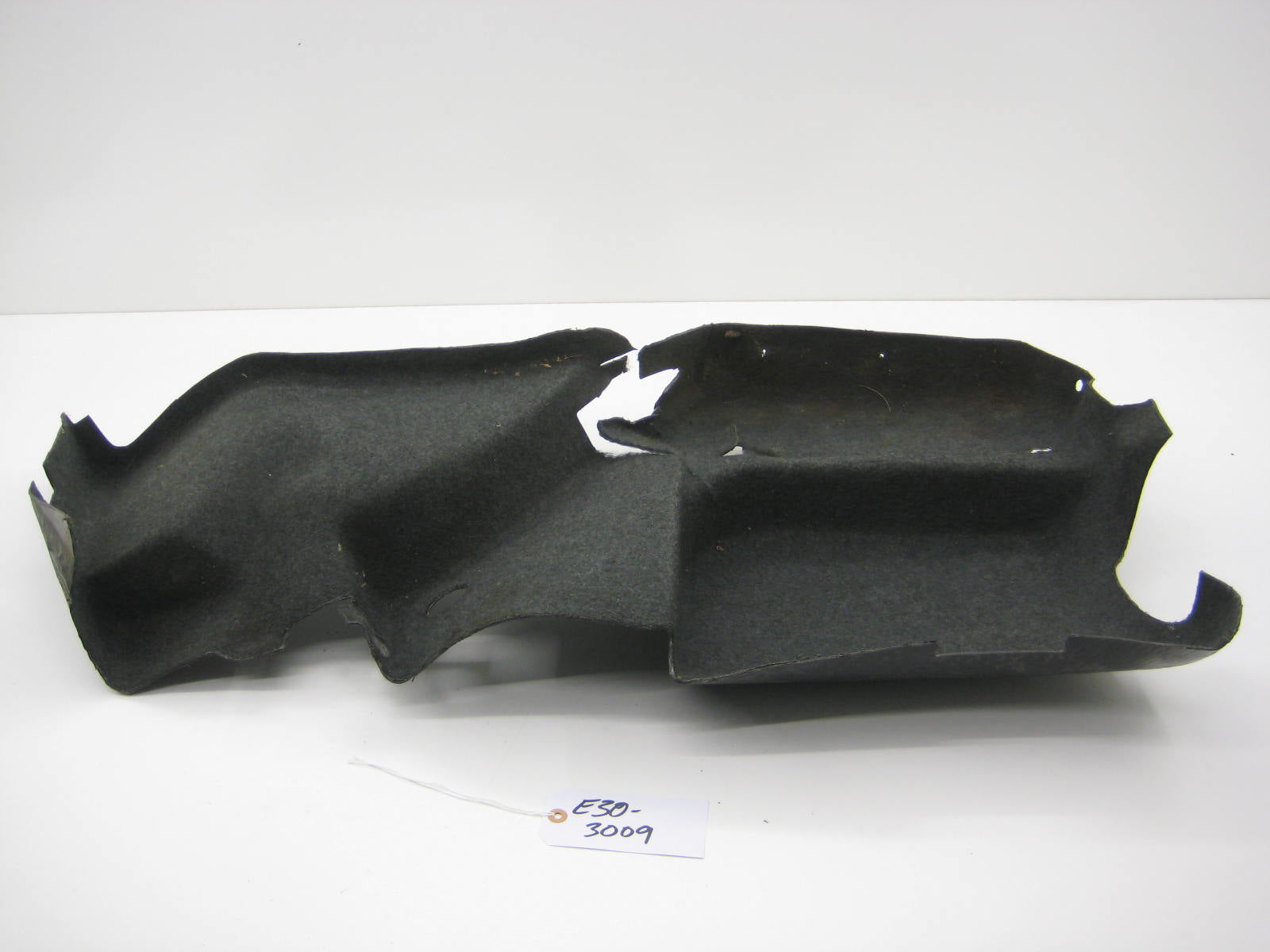 bmw e30 318 325 drivers left trunk side panel