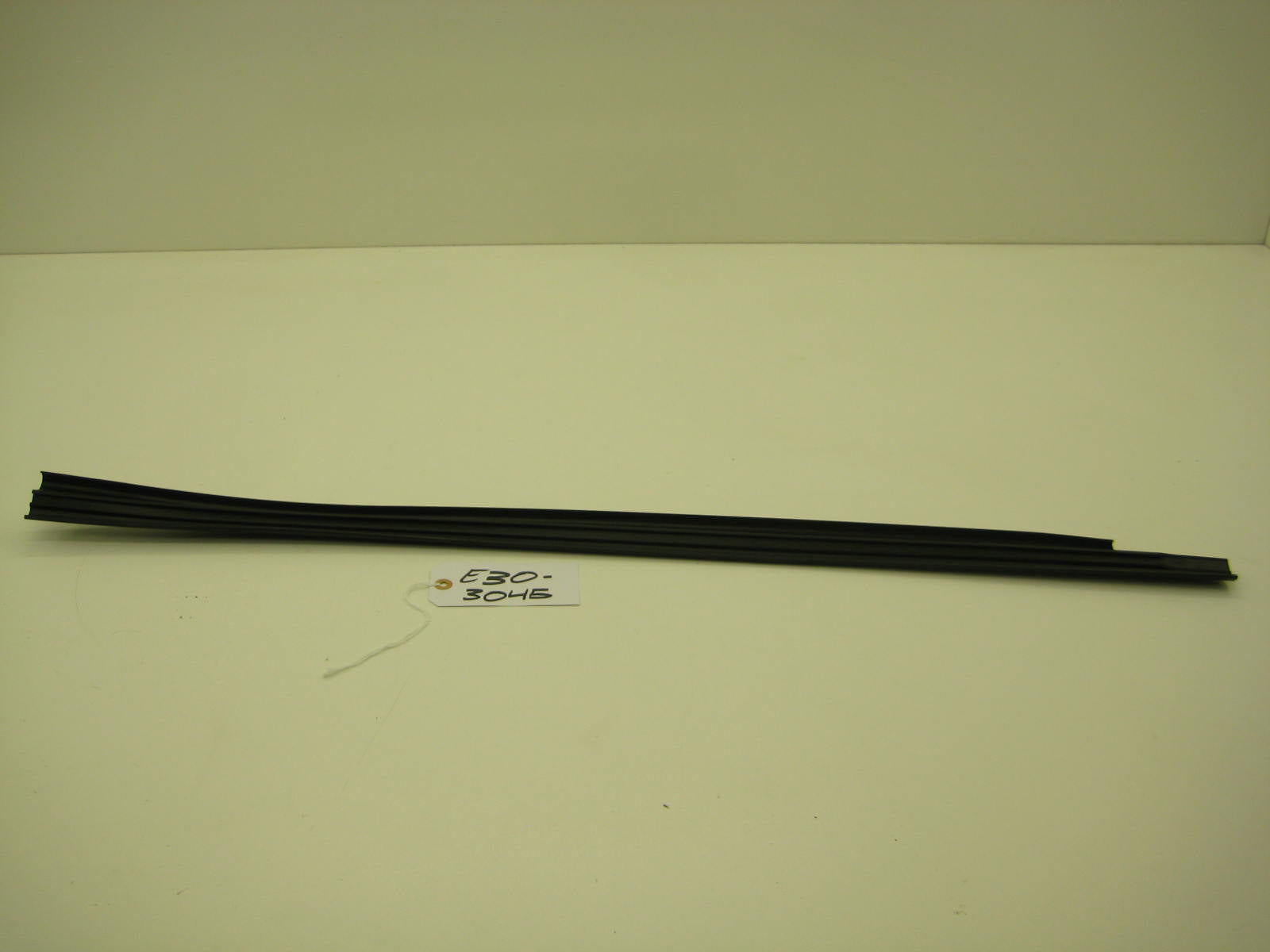 bmw e30 318 325 drivers left coupe door sill