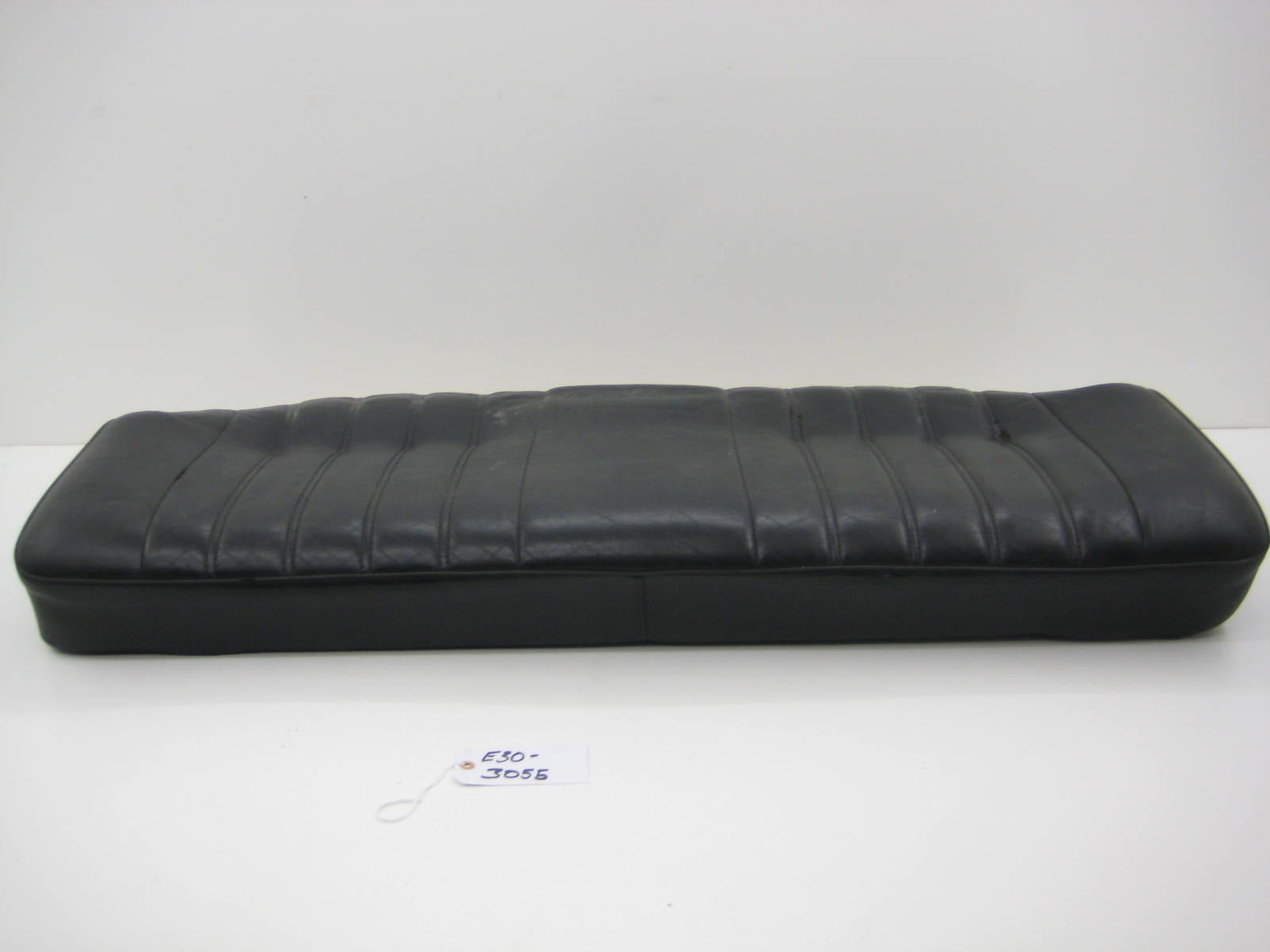 bmw e30 318 325 rear back seat lower bottom