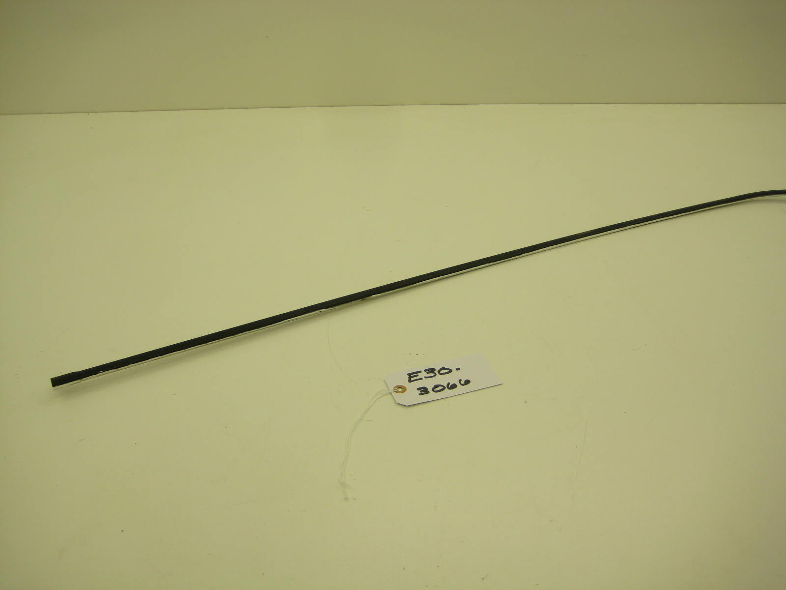 bmw e30 318 325 passenger left side gutter trim