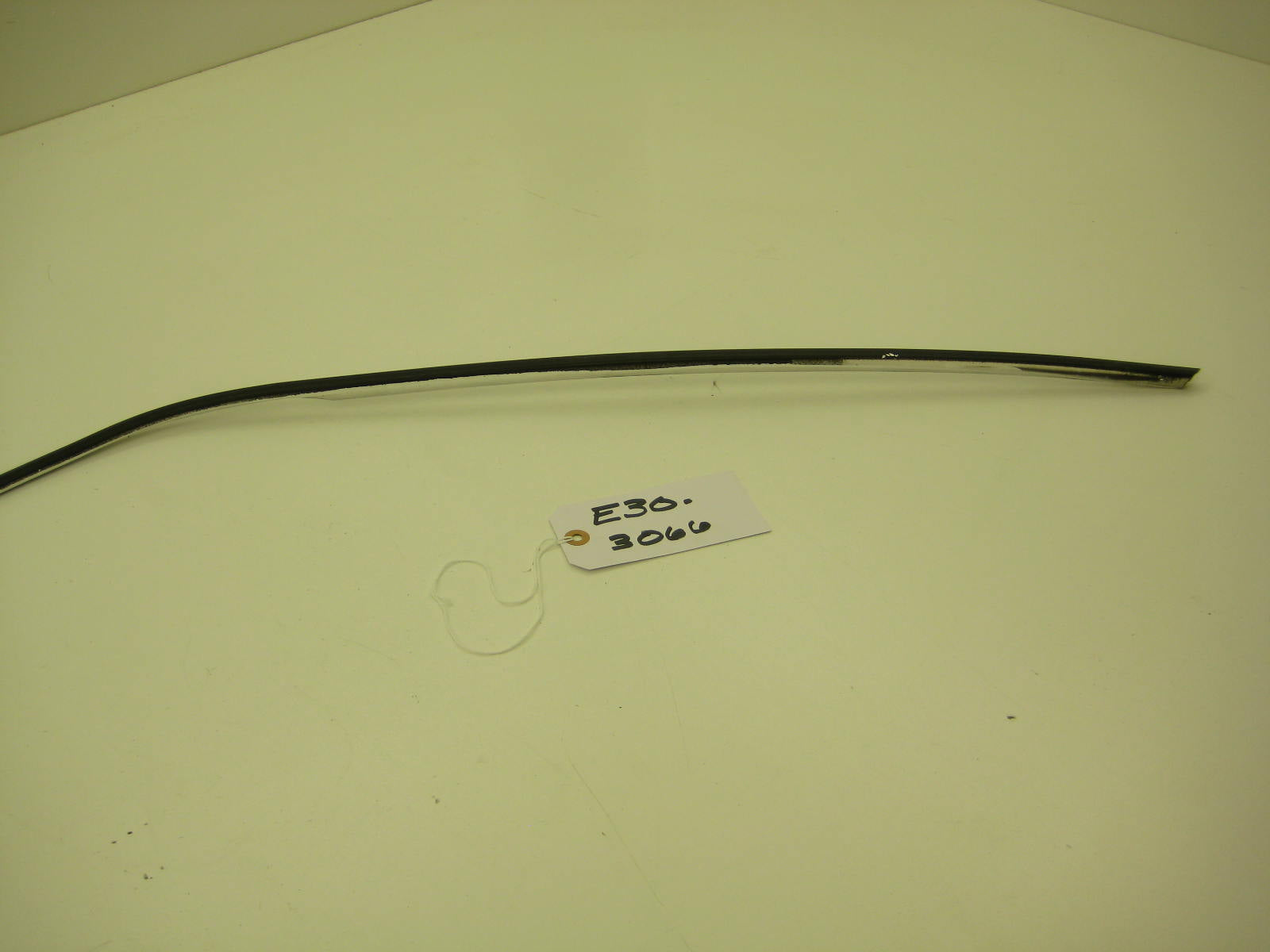 bmw e30 318 325 passenger left side gutter trim