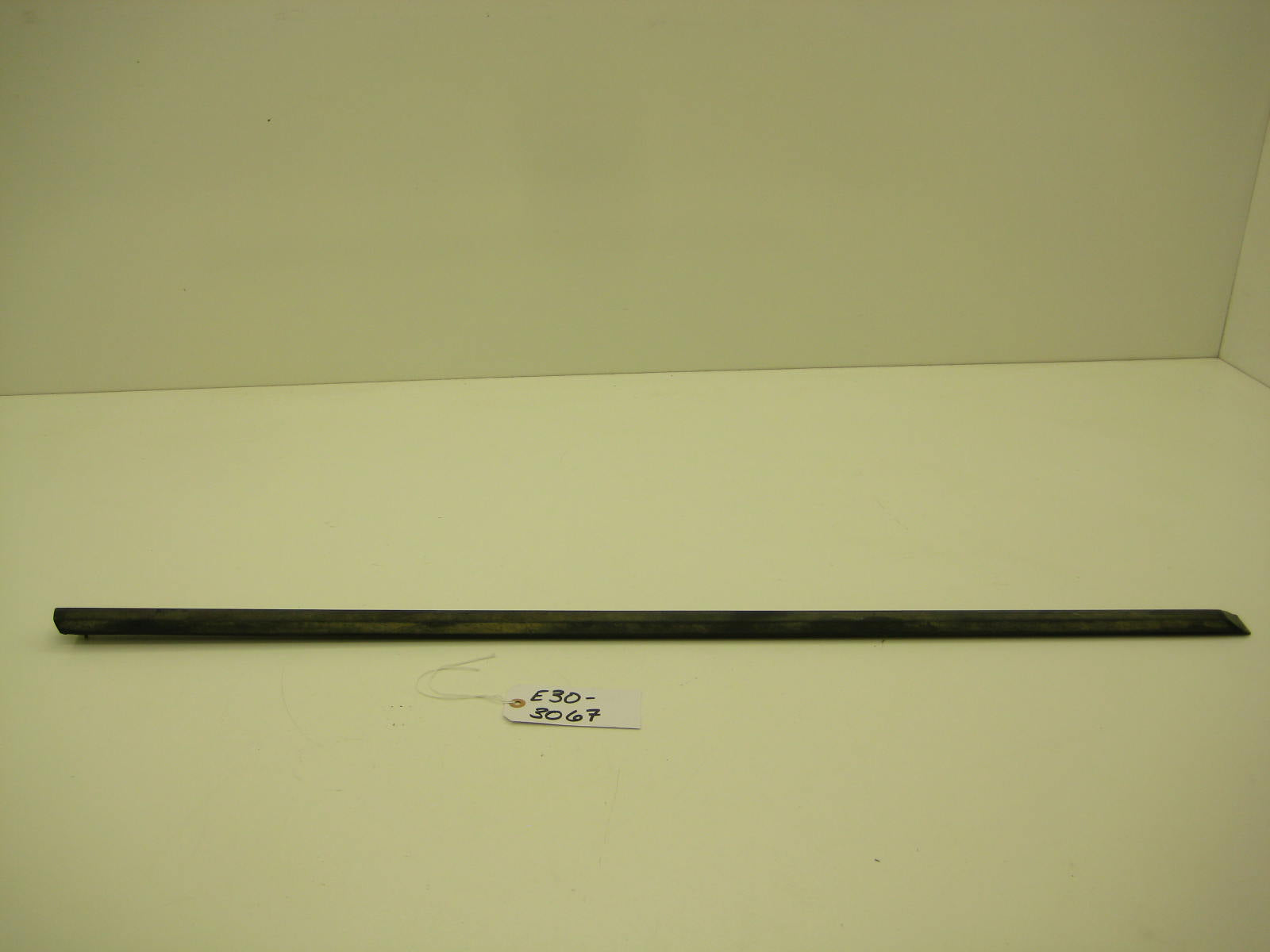 bmw e30 318 325 passenger coupe lower door bump trim