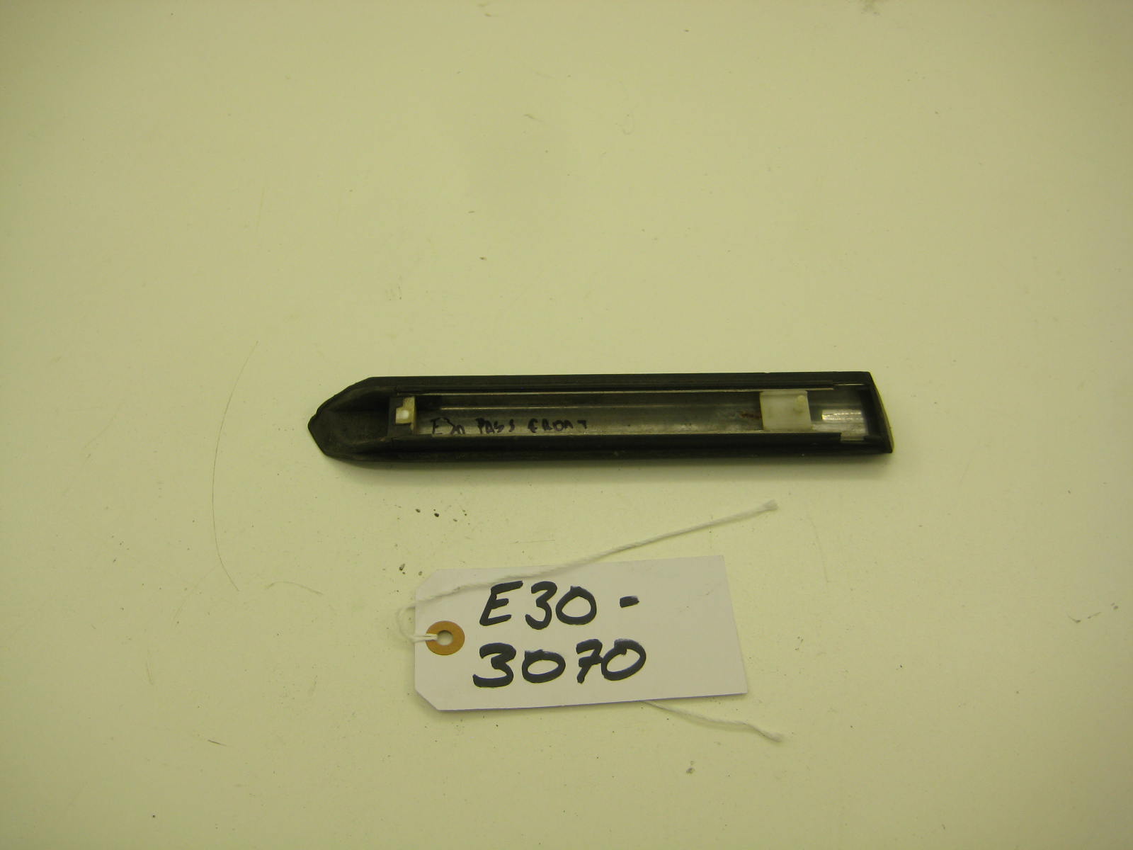 bmw e30 318 325 passenger coupe lower fender bump trim