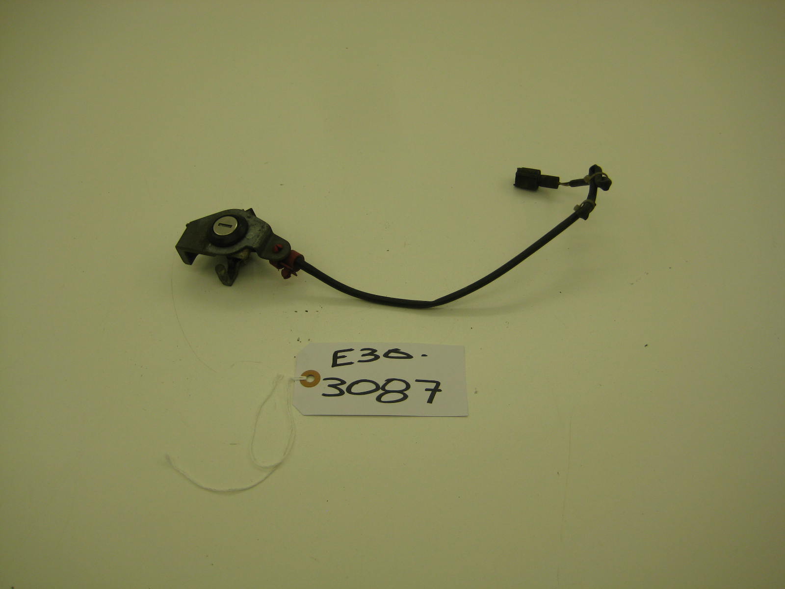 bmw e30 318 325 trunk lock