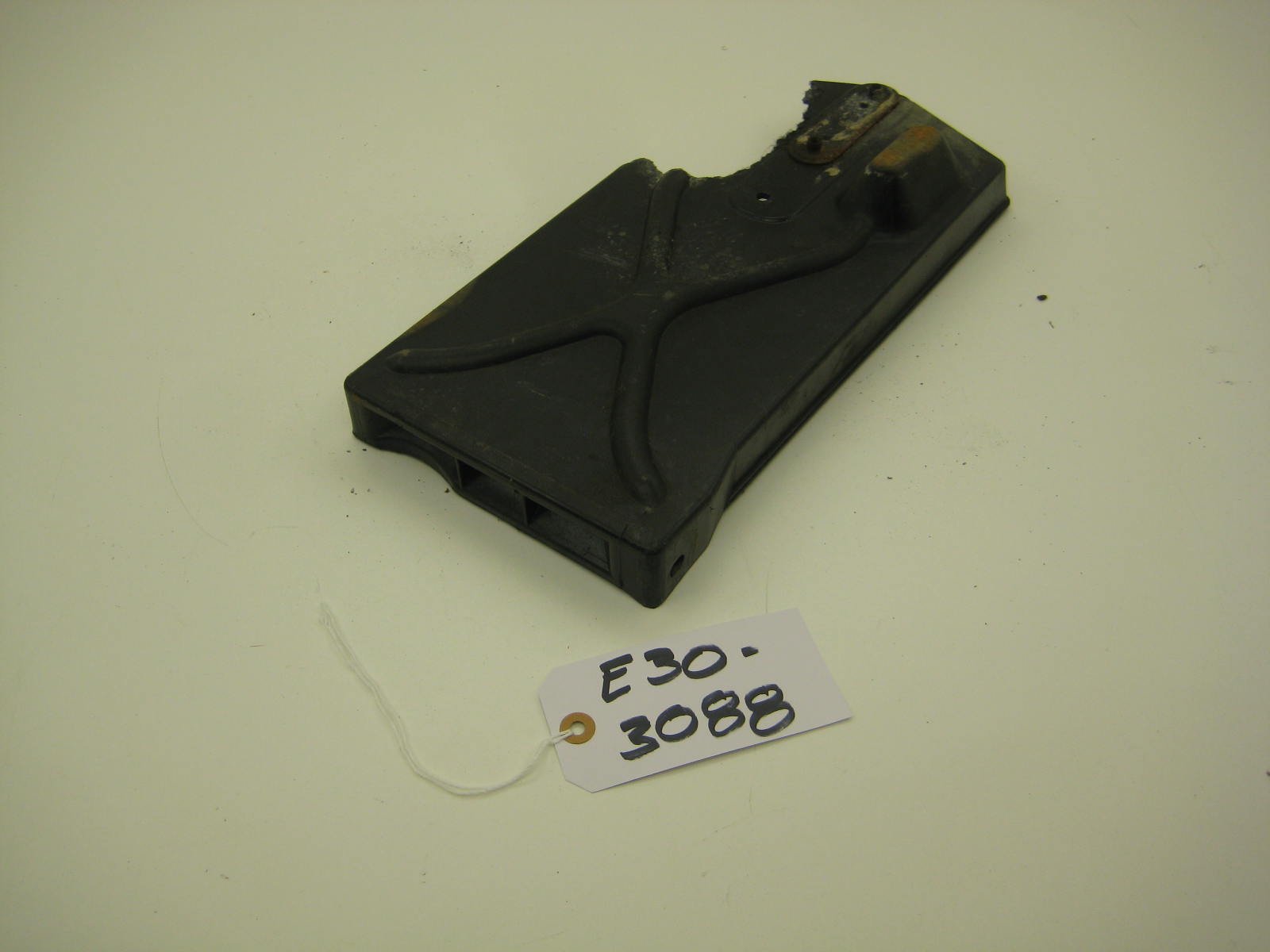 bmw e30 318 325 under battery tray