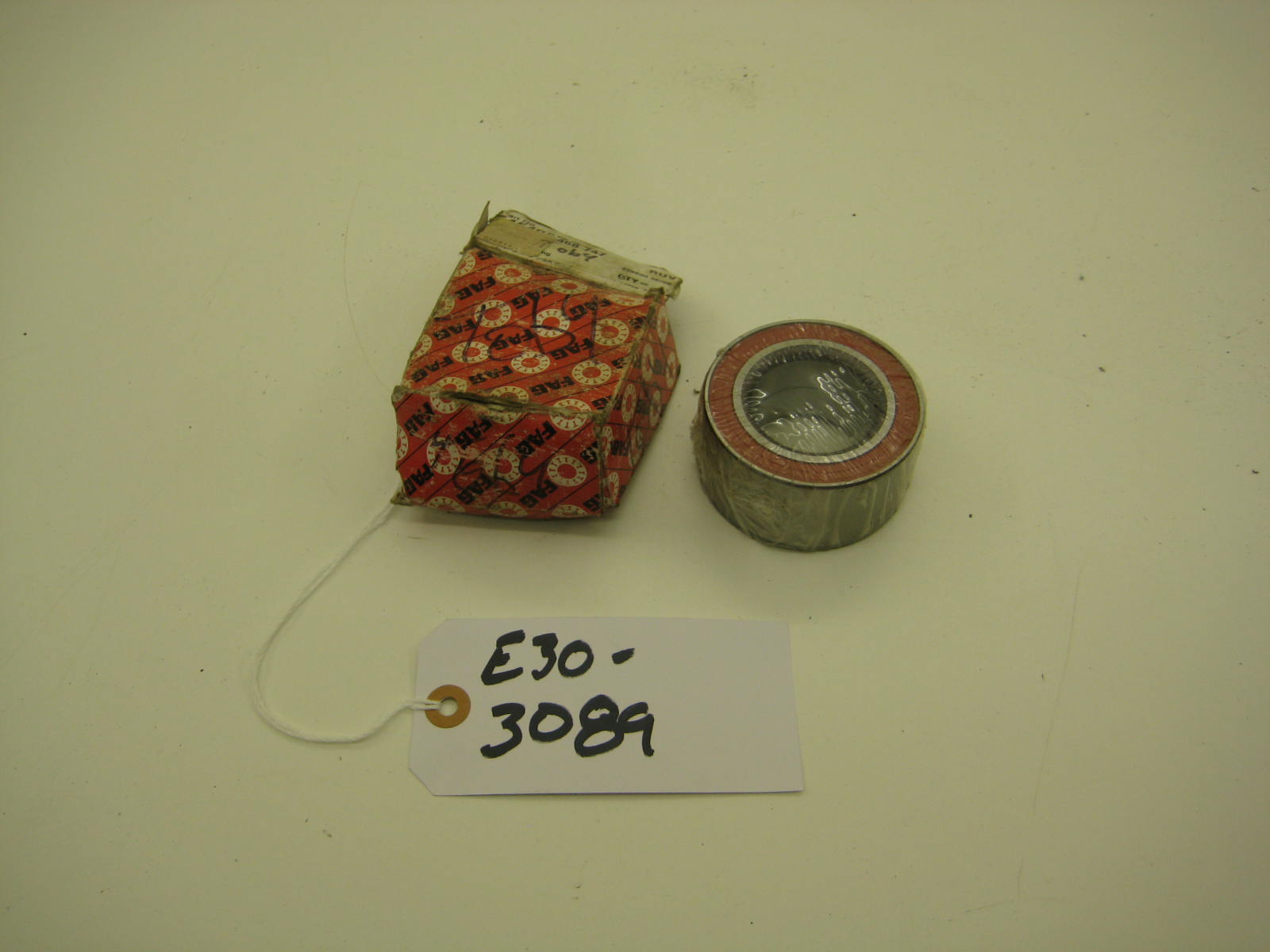 bmw e30 318 325 rear wheel bearing 33 41 1 468 747