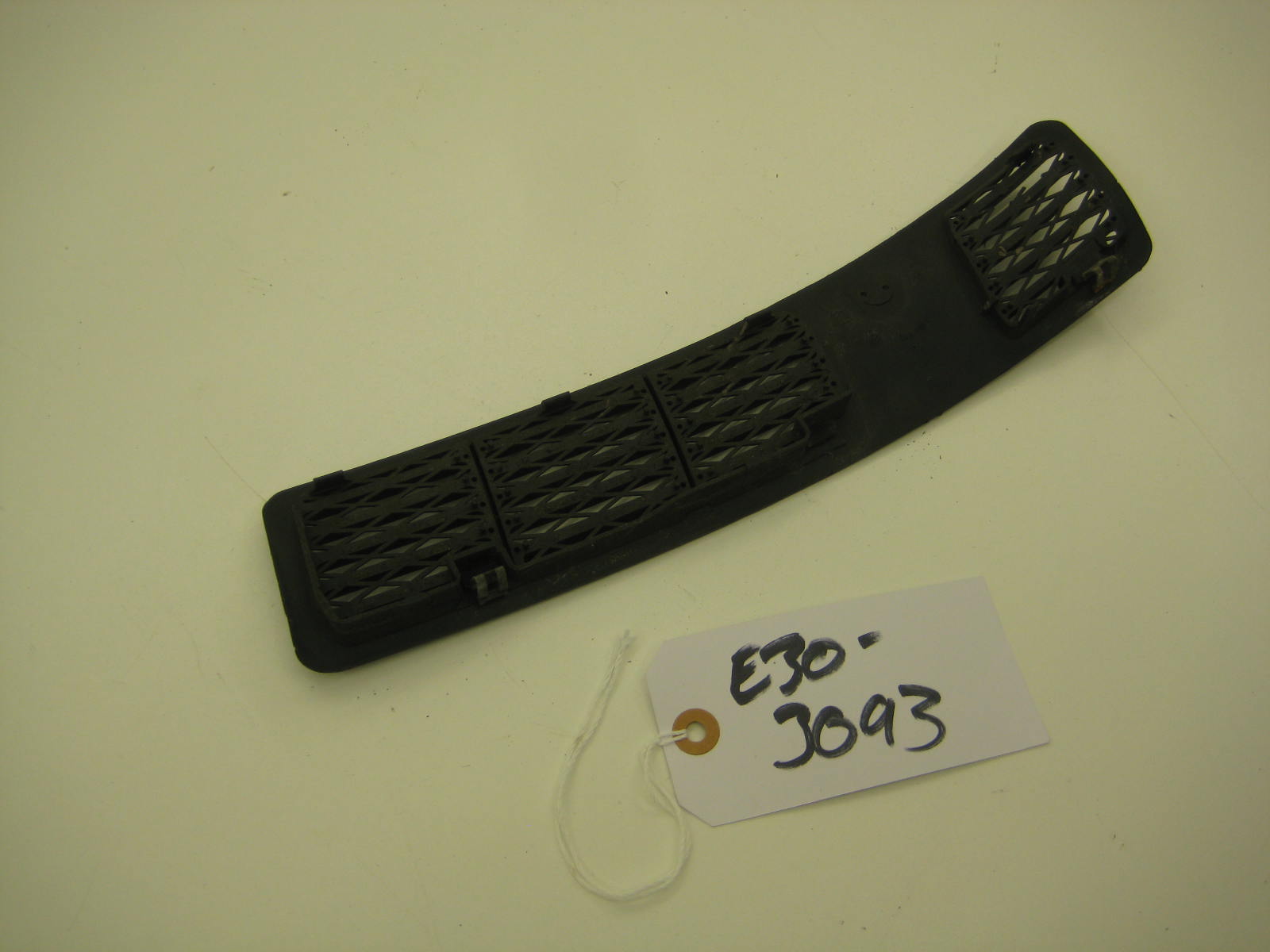bmw e30 318 325 fresh air vent trim