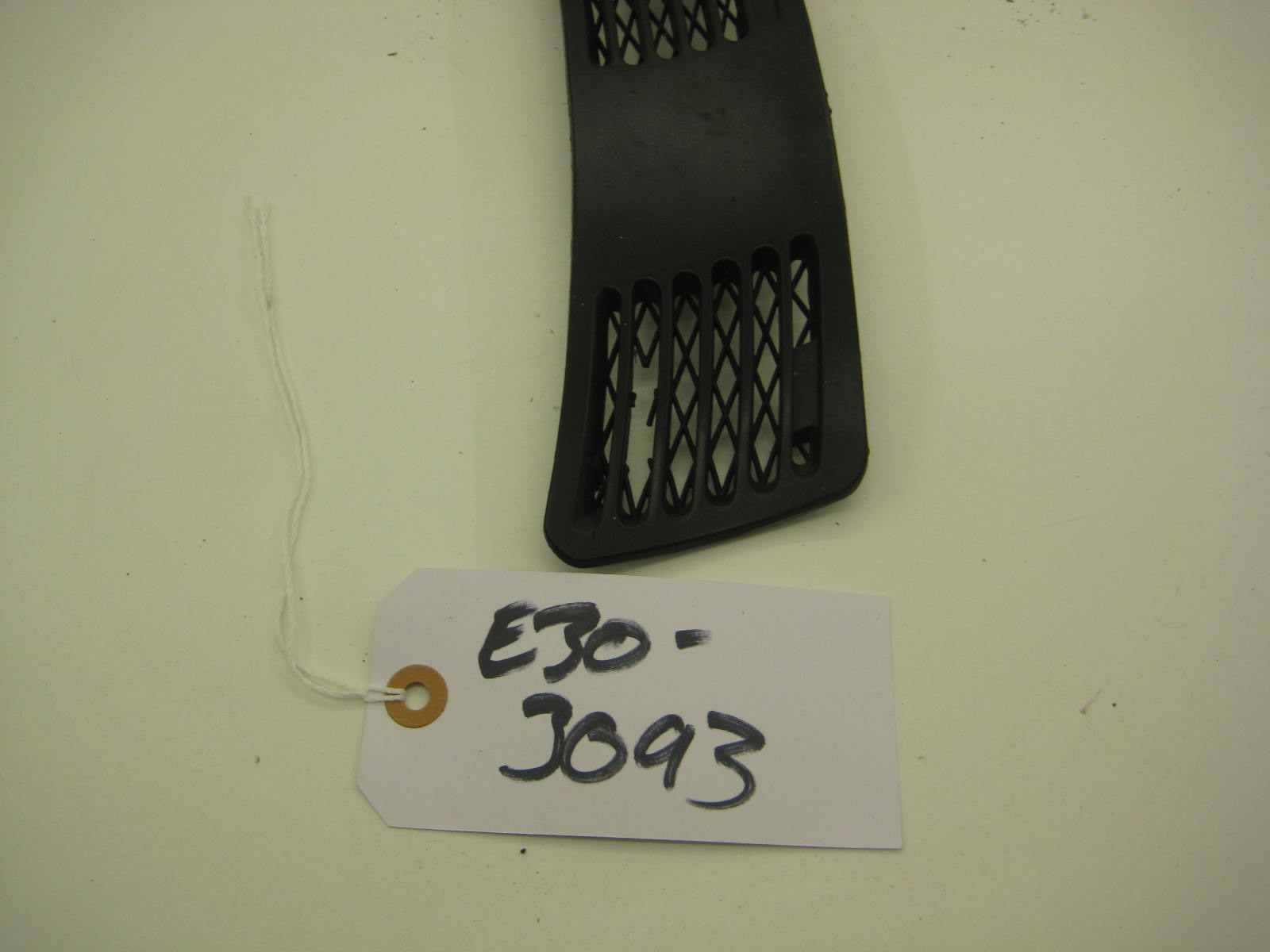 bmw e30 318 325 fresh air vent trim