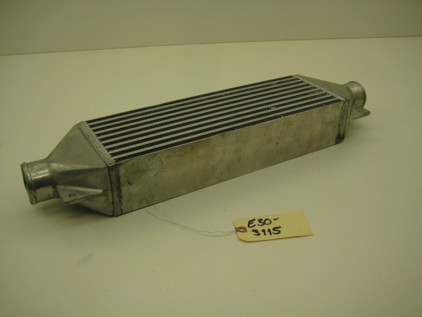 bmw e30 318 325 27x3 5x6 2 5 in out universal intercooler