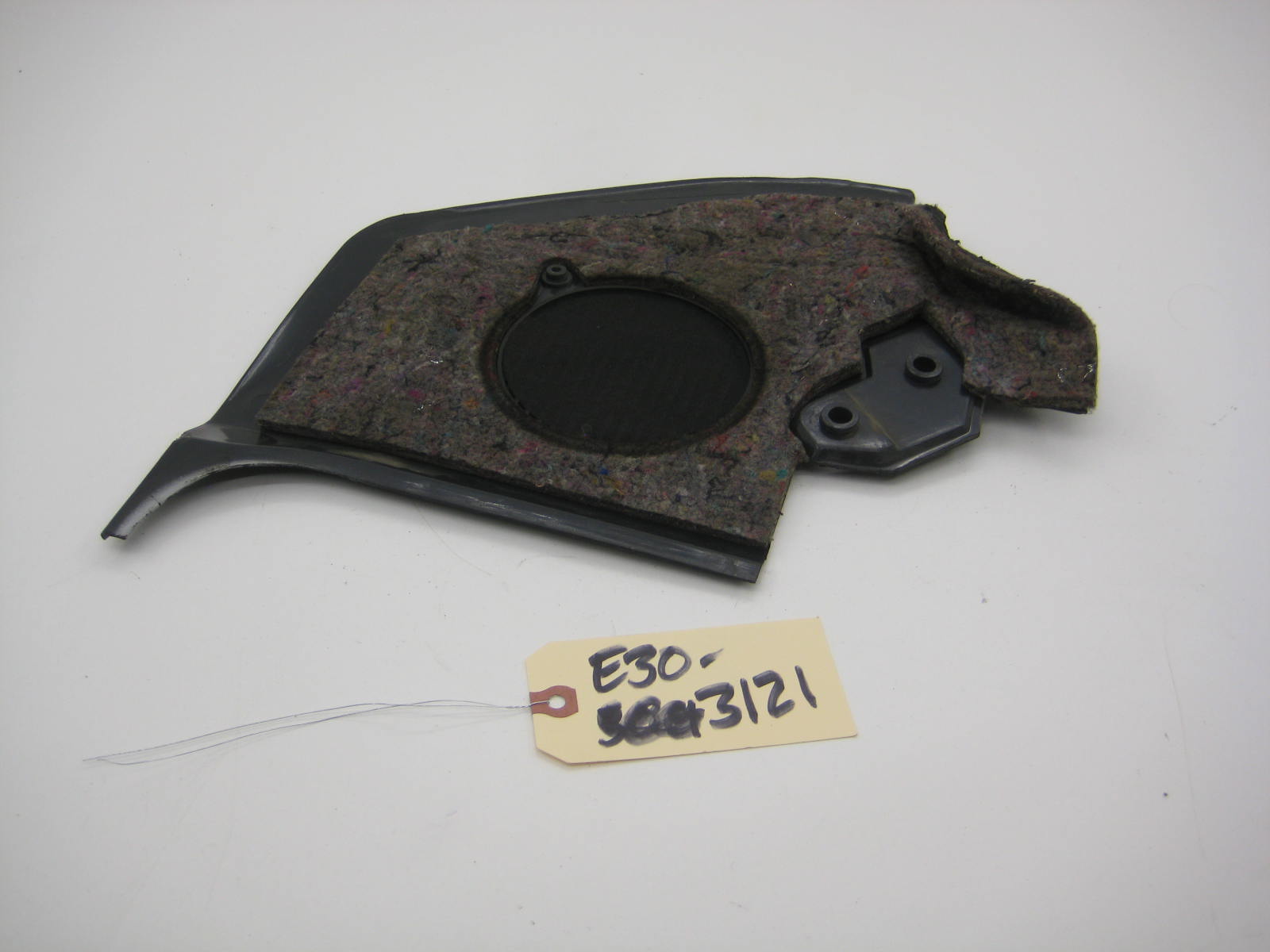 bmw e30 318 325 passenger side kick panel cover