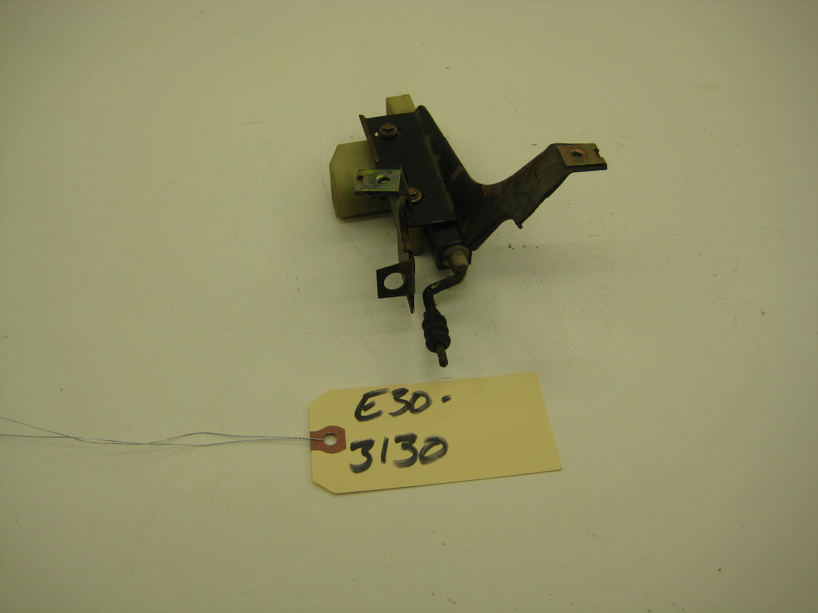 bmw e30 318 325 gas filler door lock