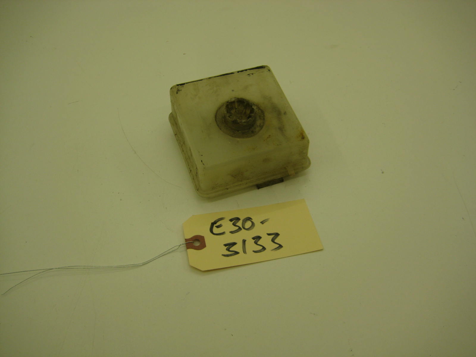 bmw e30 318 325 battery vent tank