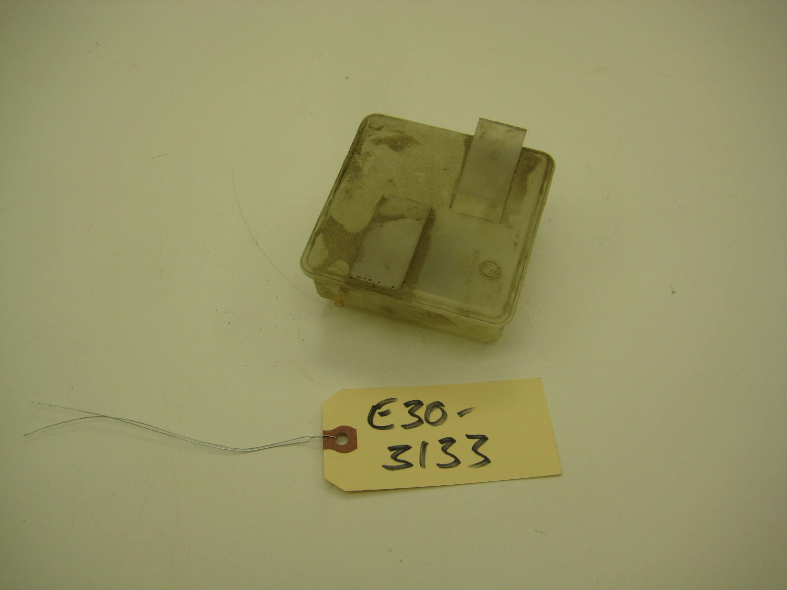 bmw e30 318 325 battery vent tank