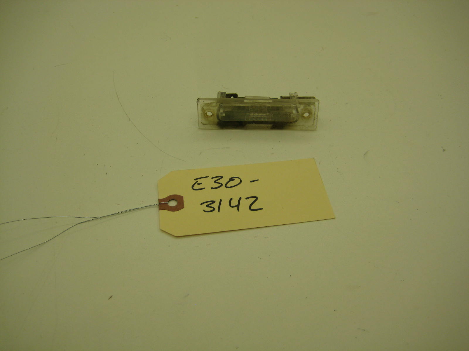 bmw e30 318 325 license plate light 2