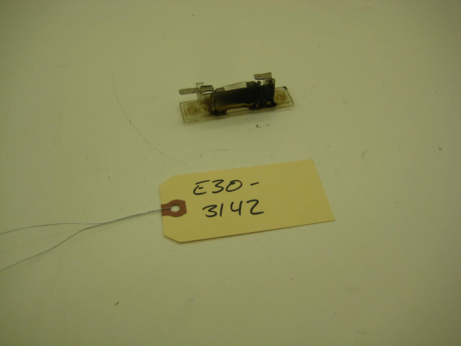 bmw e30 318 325 license plate light 2