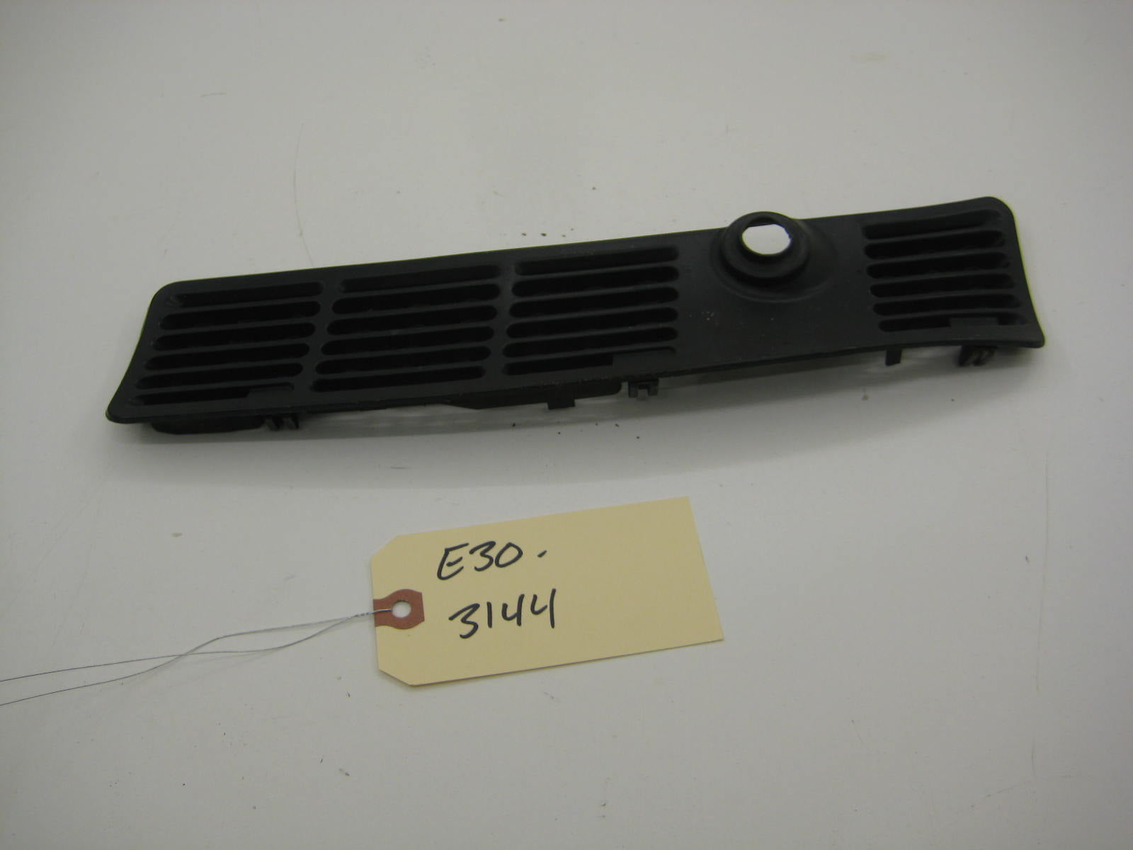 bmw e30 318 325 fresh air vent drivers
