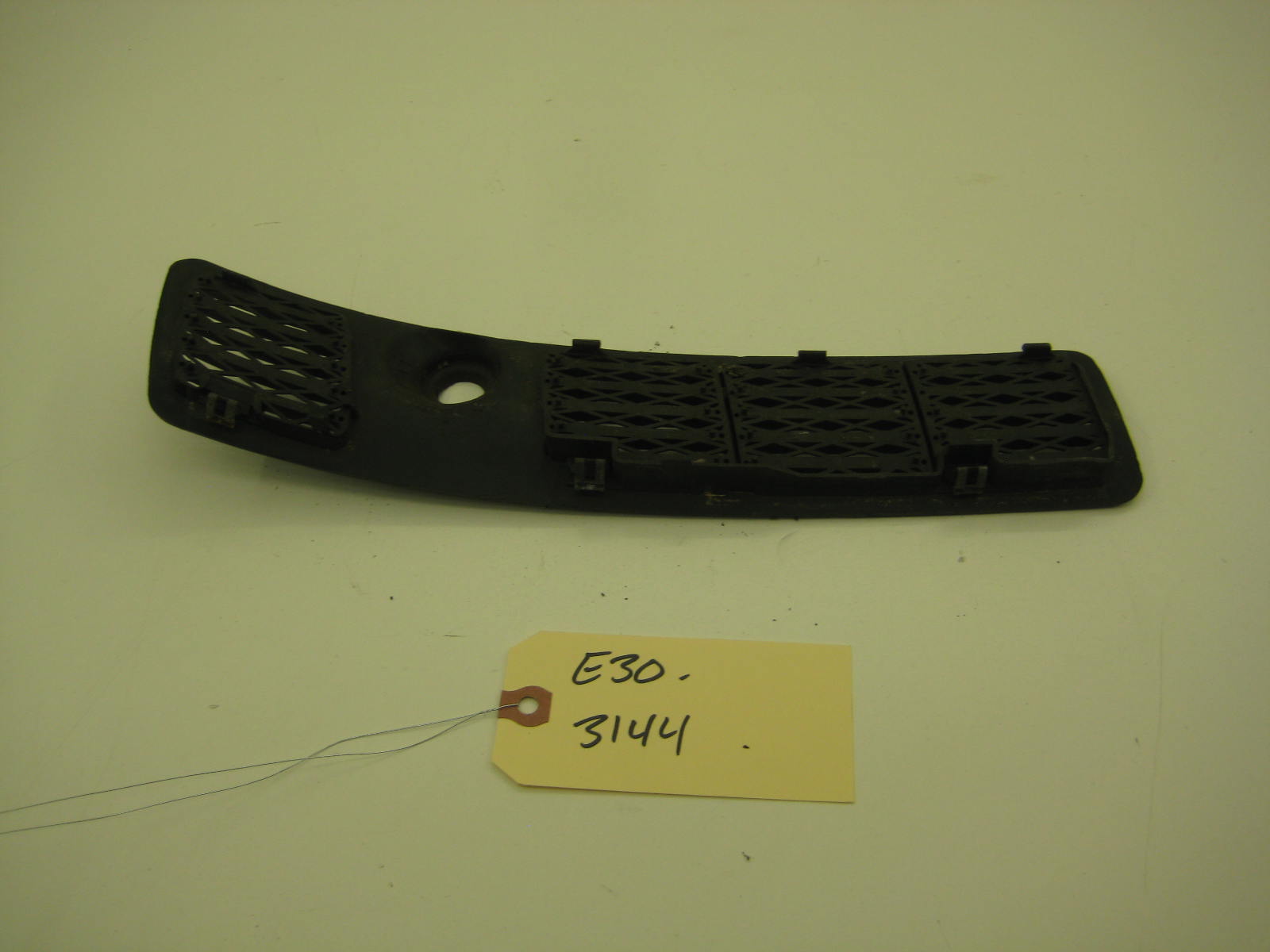 bmw e30 318 325 fresh air vent drivers