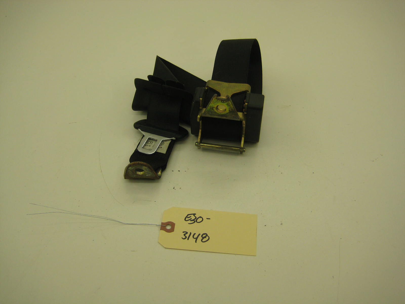 bmw e30 318 325 rear seat belt