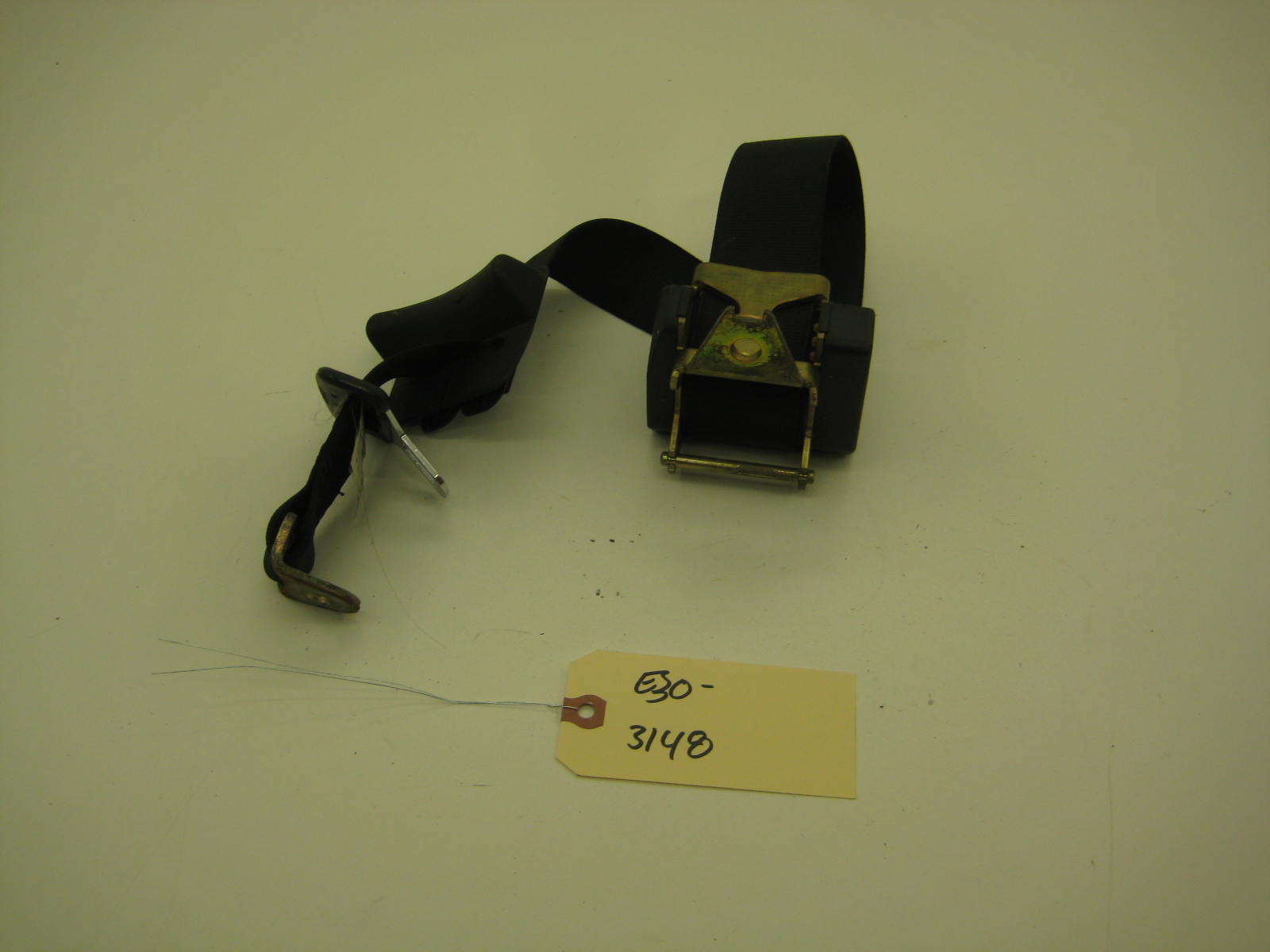 bmw e30 318 325 rear seat belt