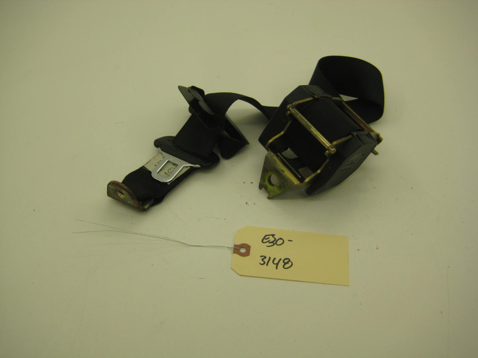 bmw e30 318 325 rear seat belt
