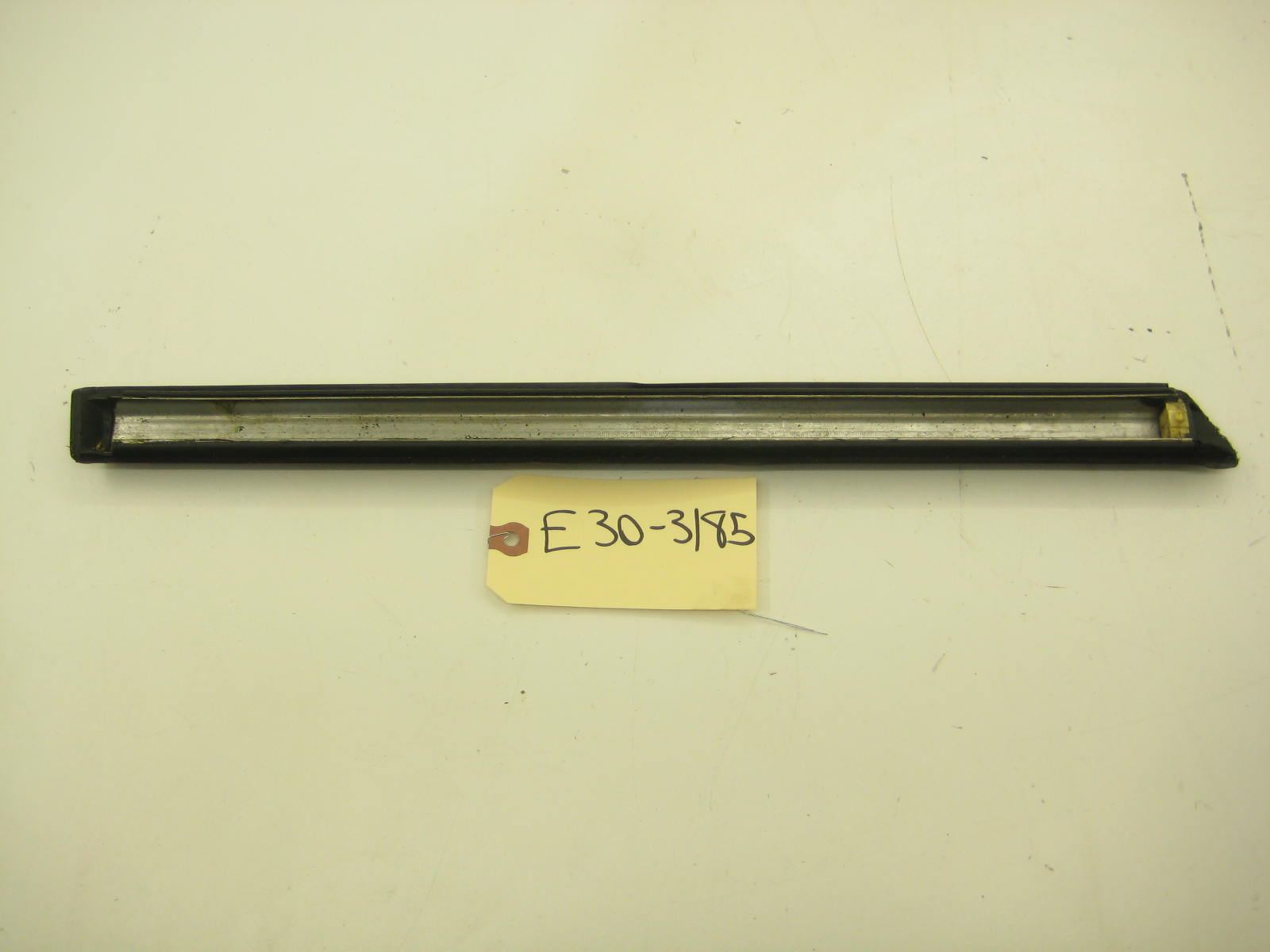 Left Drivers Coupe Rear Quarter Knee Bump Trim