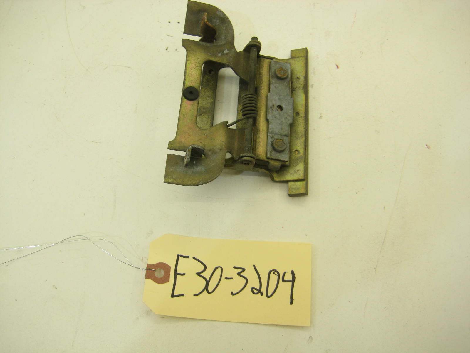 BMW E30 318 325 Passenger Right Coupe Door Handle Assembly E30 3204