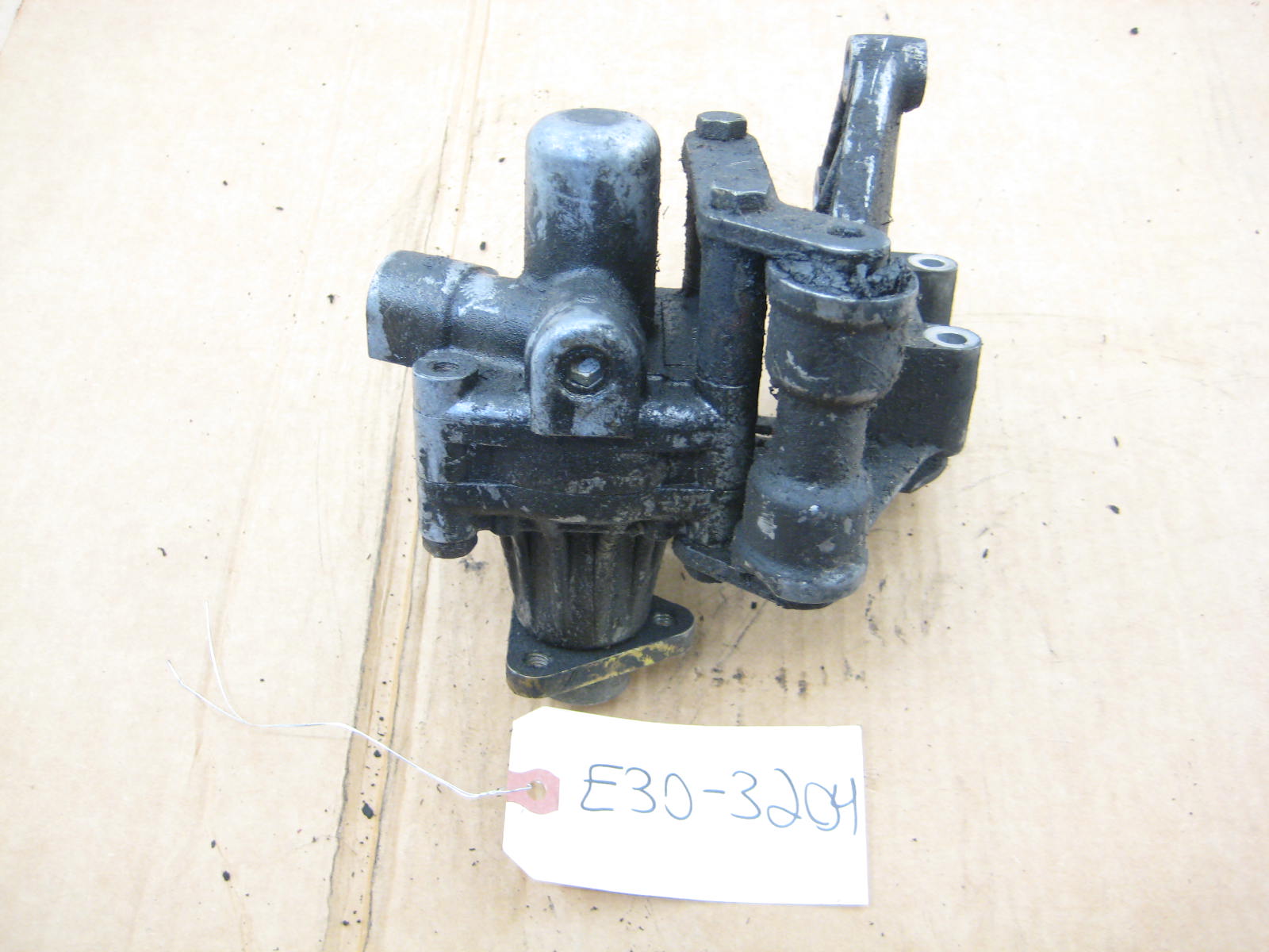 M10 318 Power Steering Pump And Bracket