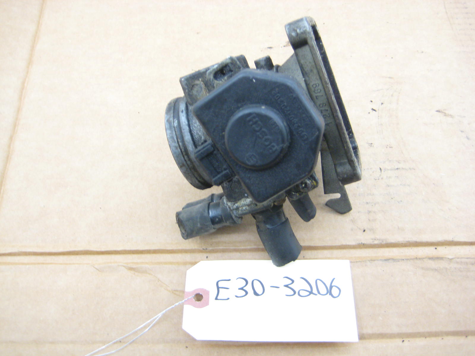 M10 318 Throttle Body