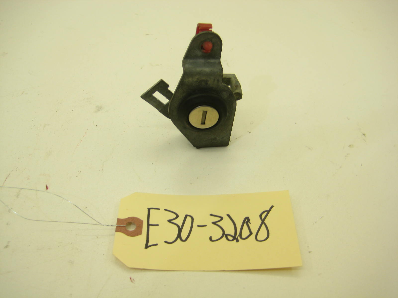 BMW E30 318 325 Early Coupe Passenger Door Lock E30 3208