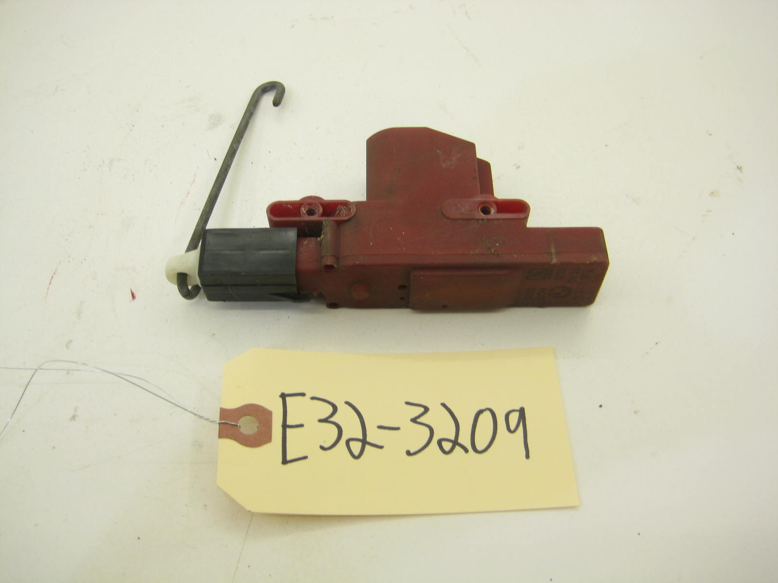 BMW E30 318 325 Coupe Passenger Front Door Lock Actuator E30 3209