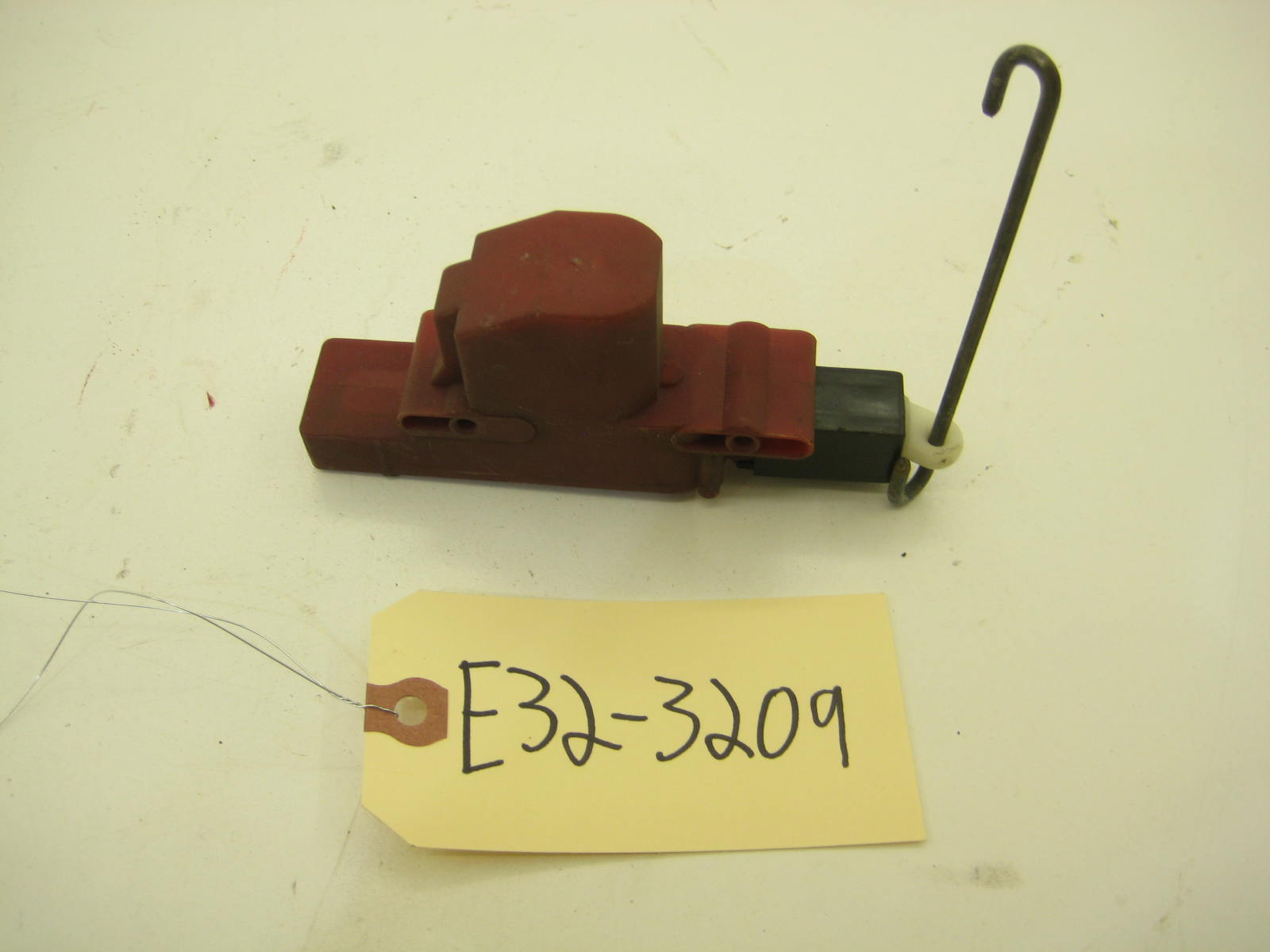BMW E30 318 325 Coupe Passenger Front Door Lock Actuator E30 3209