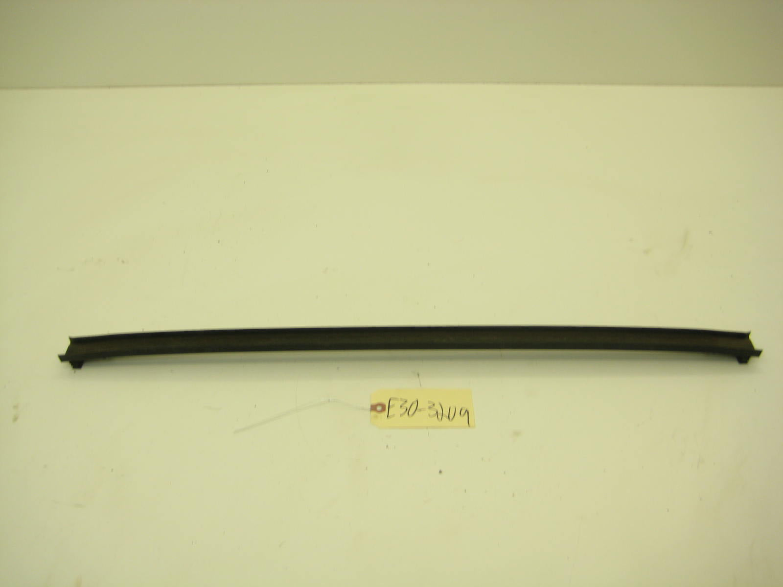 Sunroof Shade Bar