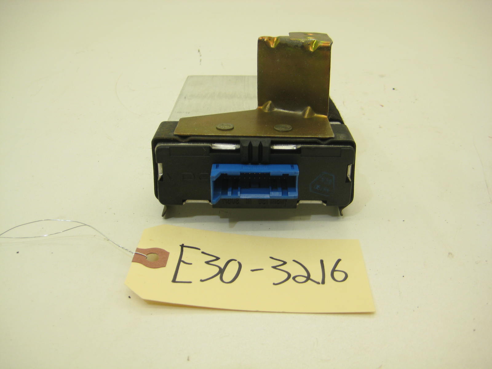 BMW E30 318 325 Cruise Computer Module E30 3216