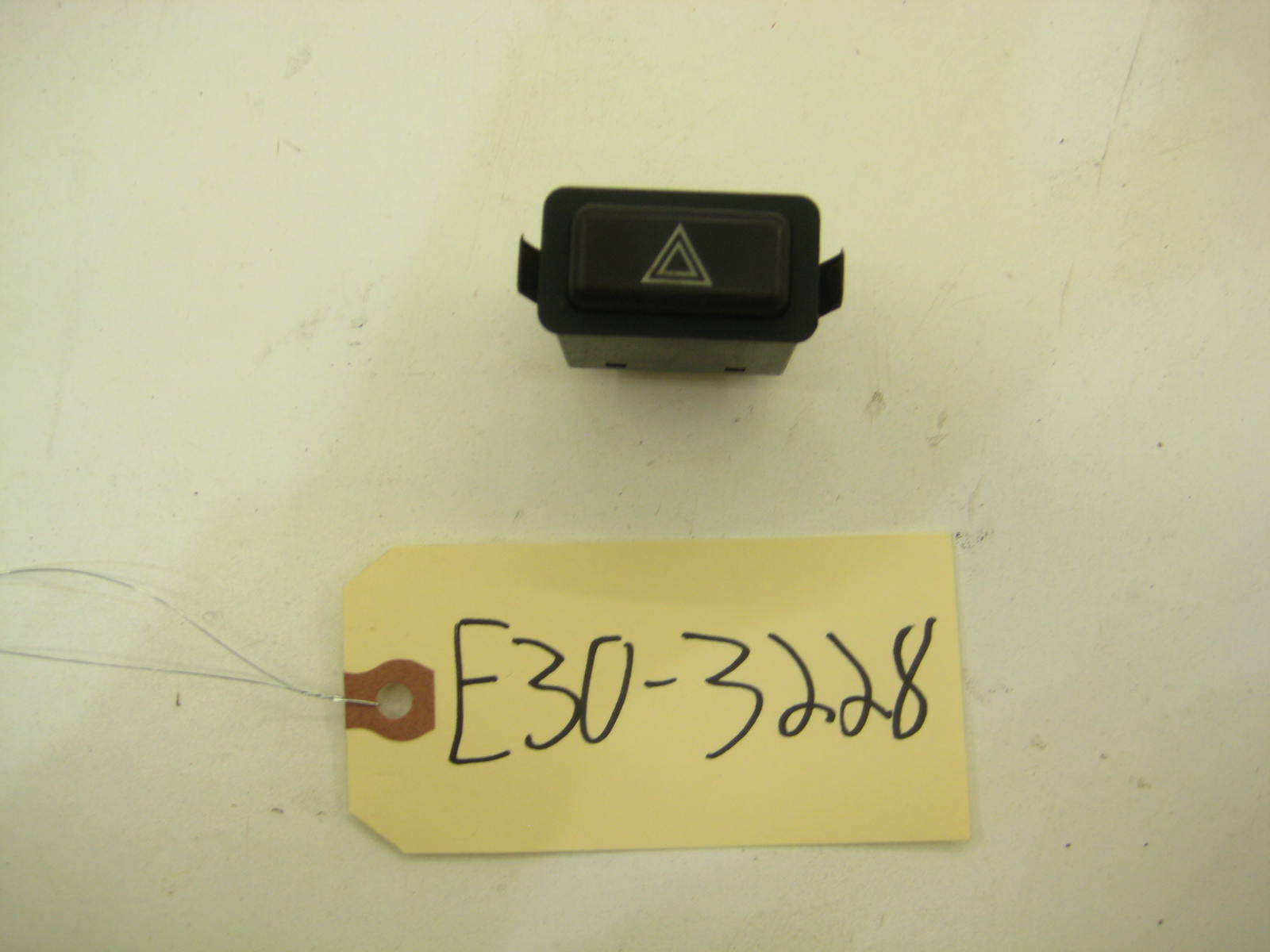 BMW E30 318 325 Hazard Switch Button E30 3228