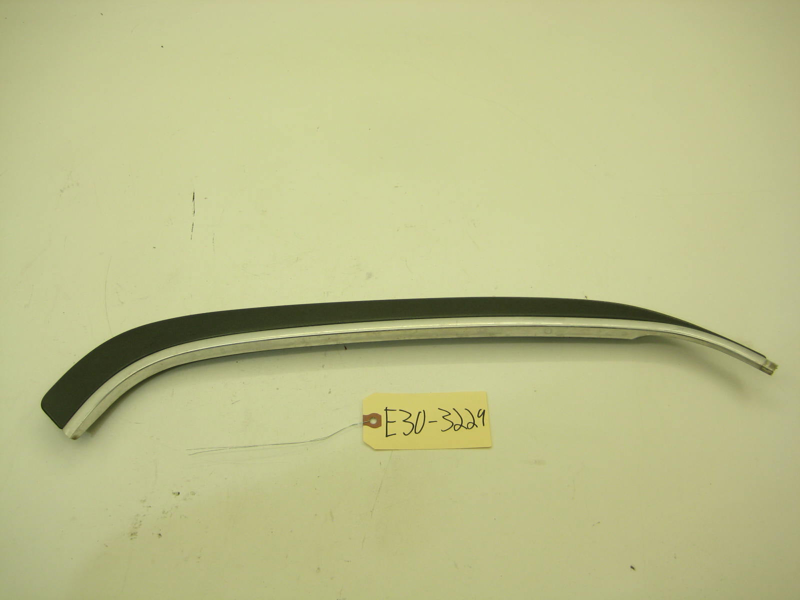 BMW E30 318 325 Passenger Exterior C Pillar Trim E30 3229