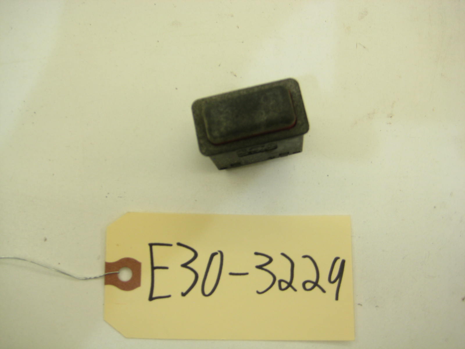 BMW E30 318 325 Blank Button E30 3229A