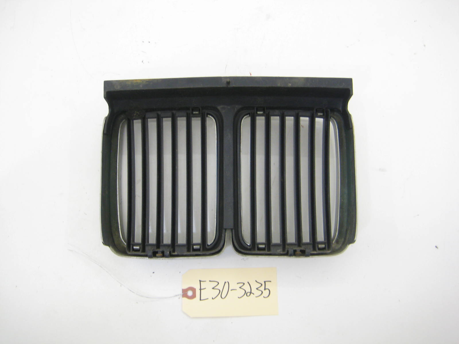 BMW E30 318 325 Center Kidney Grill  E30 3235