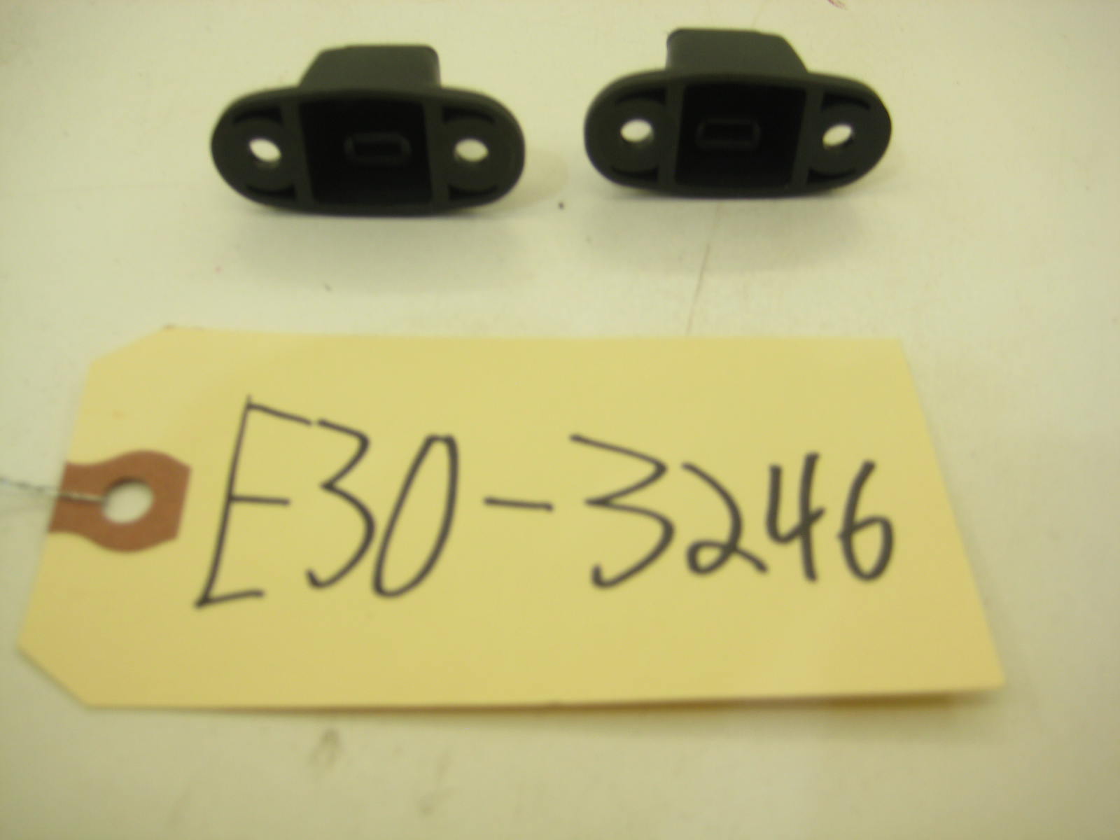 BMW E30 318 325 Sun Visor Clips E30 3246