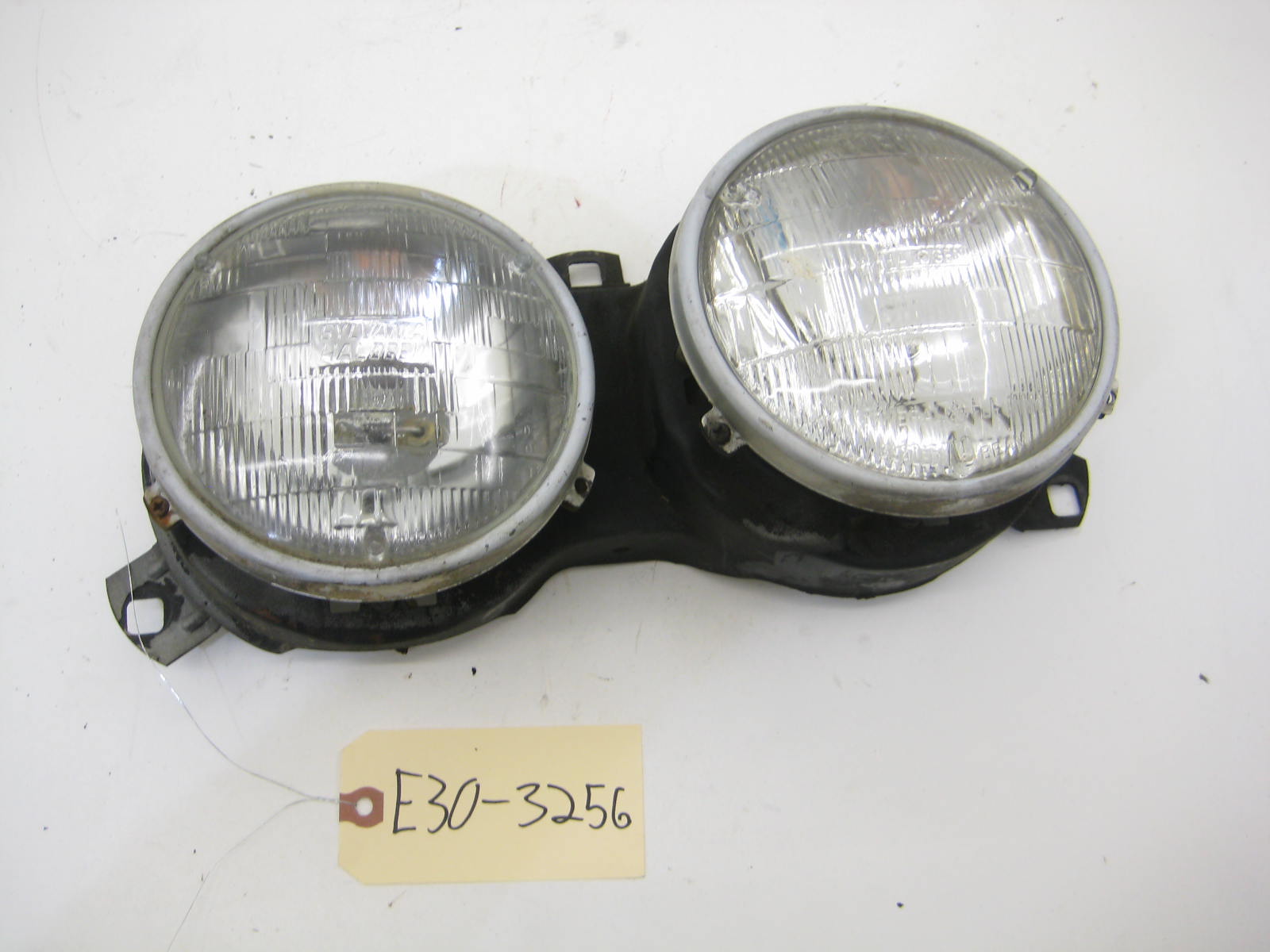 BMW E30 318 325 Passenger Sealed Beam Headlight Assembly E30 3256