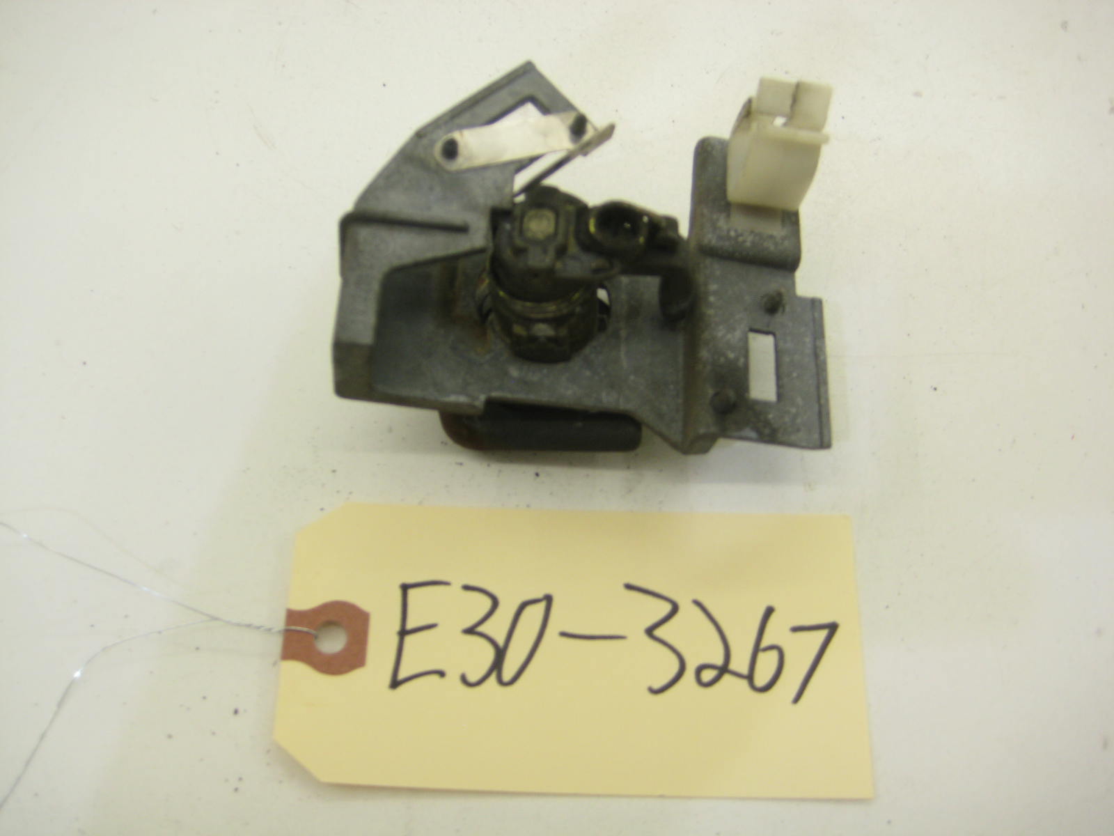 BMW E30 318 325 Drivers Door Lock Tumbler E30 3267