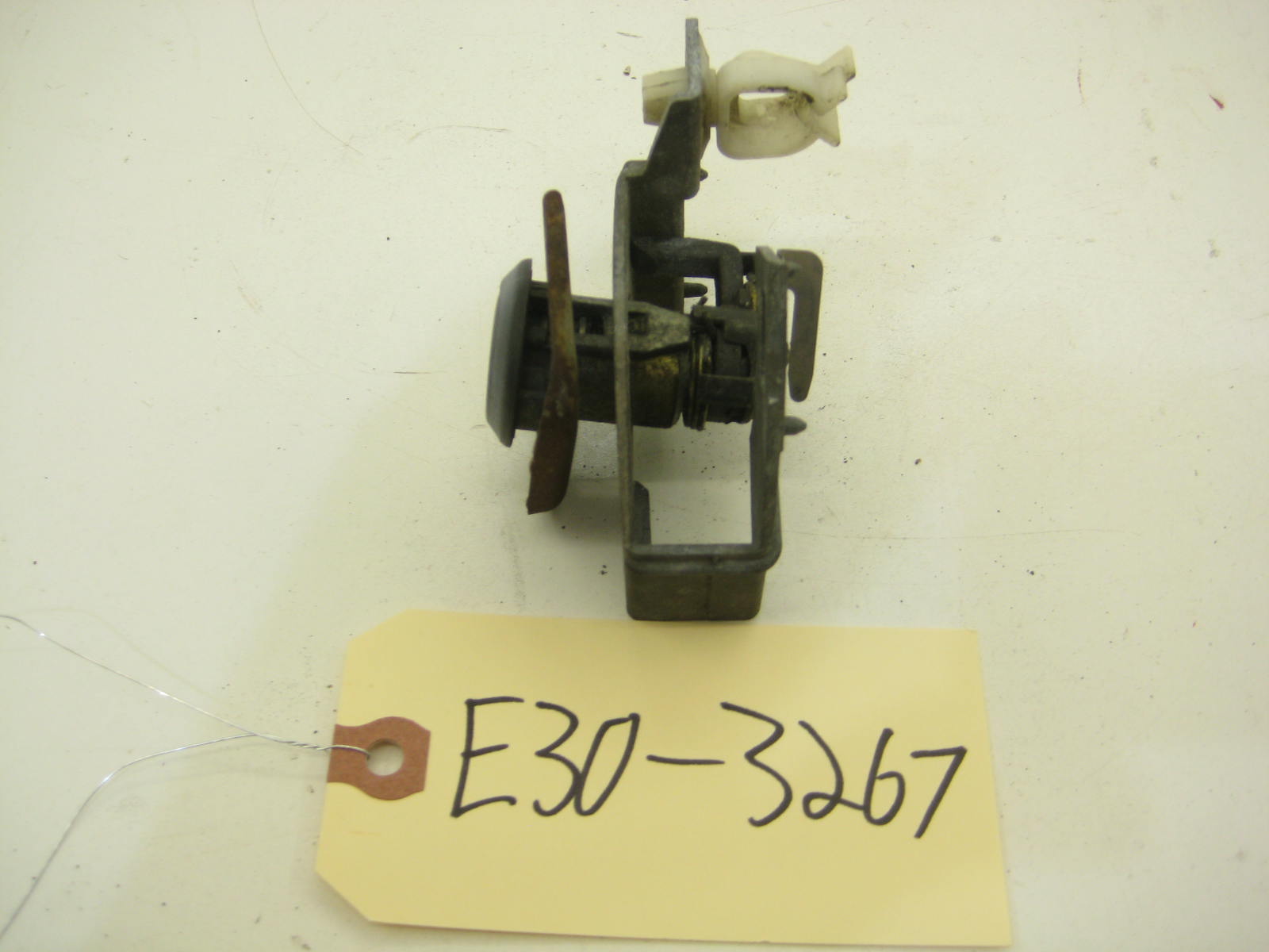 BMW E30 318 325 Drivers Door Lock Tumbler E30 3267