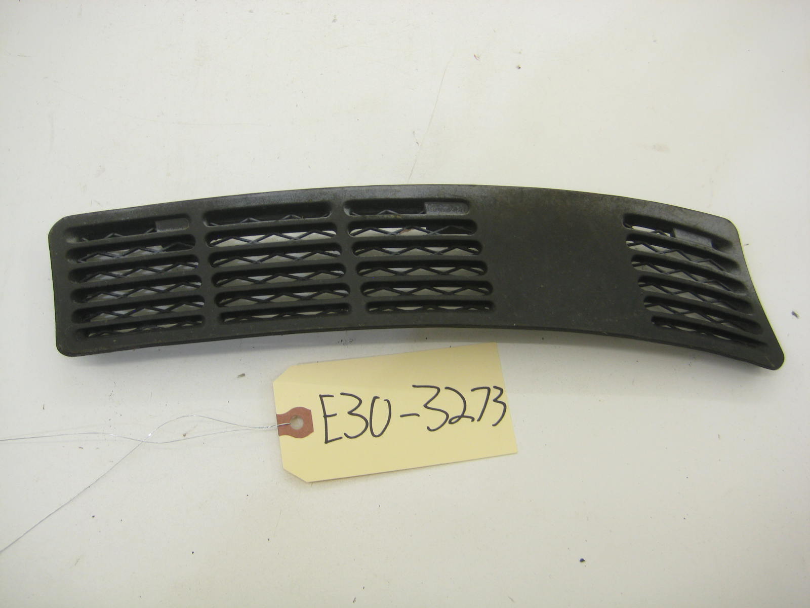 BMW E30 318 325 Fresh Air Vent E30 3273