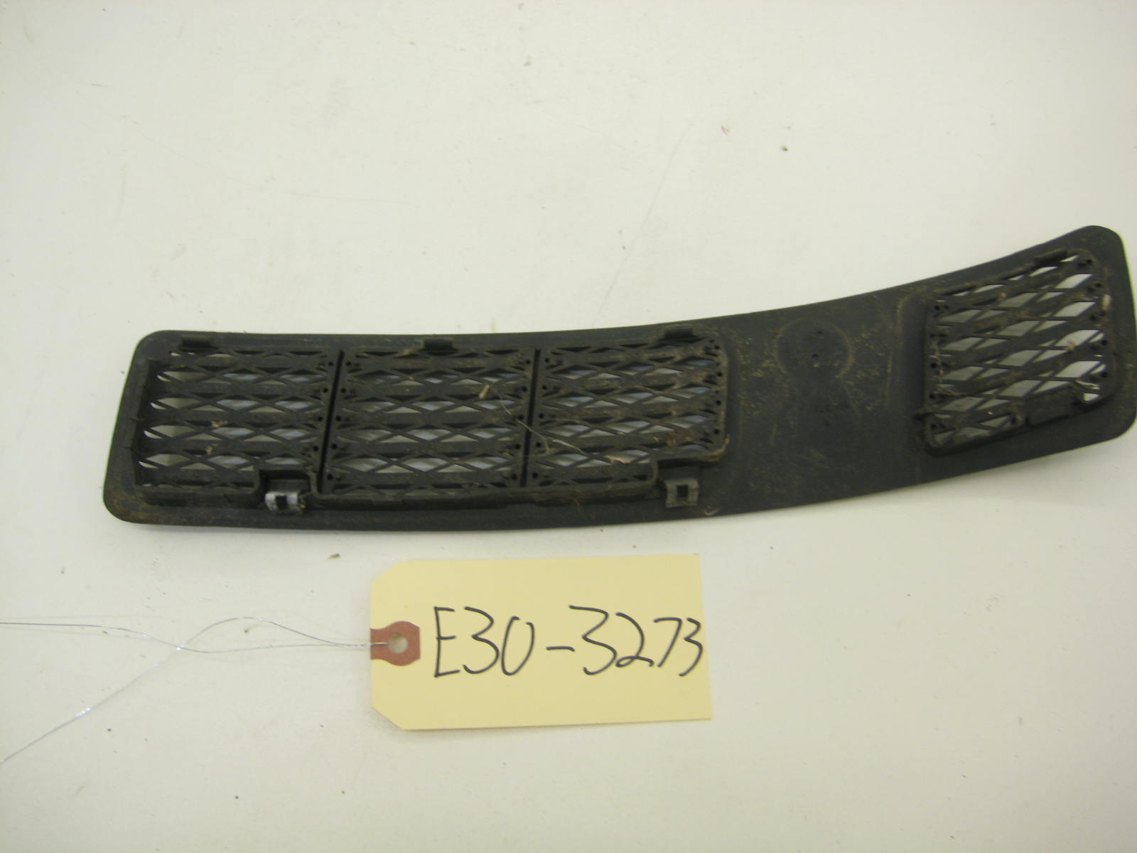 BMW E30 318 325 Fresh Air Vent E30 3273