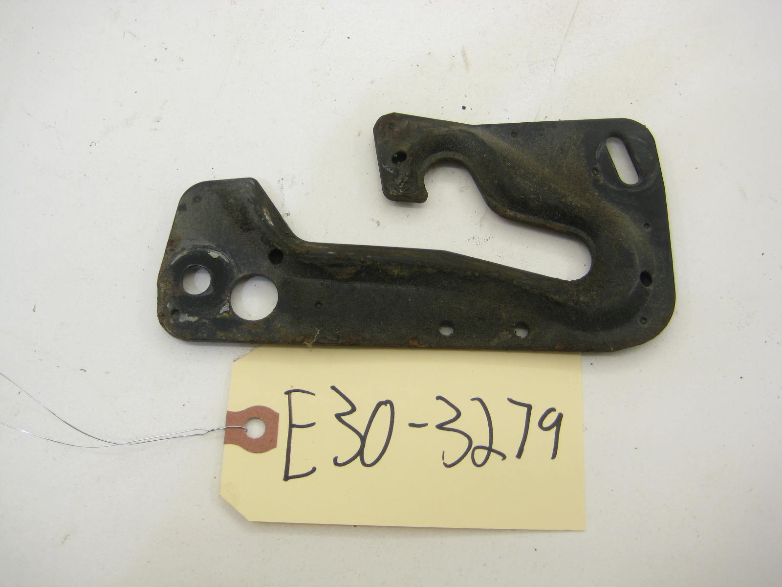 BMW E30 318 325 Hood Guide E30 3279A