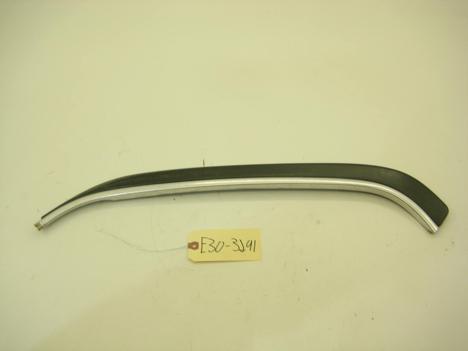 BMW E30 318 325 Passenger Exterior C Pillar Trim E30 3291
